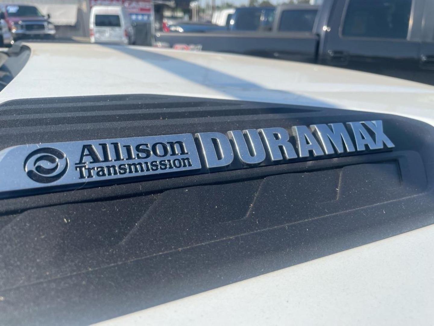 2021 Summit White Chevrolet Silverado 3500HD Work Truck (1GB4YSEY7MF) with an 6.6L Duramax 6.6L Biodiesel Turbo V8 445hp 910ft. lbs. Common Rail Direct Injection engine, Allison 10-Speed Shiftable Automatic transmission, located at 800 Riverside Ave, Roseville, CA, 95678, 916-773-4549 & Toll Free: 866-719-4393, 38.732265, -121.291039 - DIESEL CREW CAB 4X4 UTILITY BED ALLISON TRANSMISSION ONE OWNER SERVICE RECORDS ON CLEAN CARFAX - Photo#2