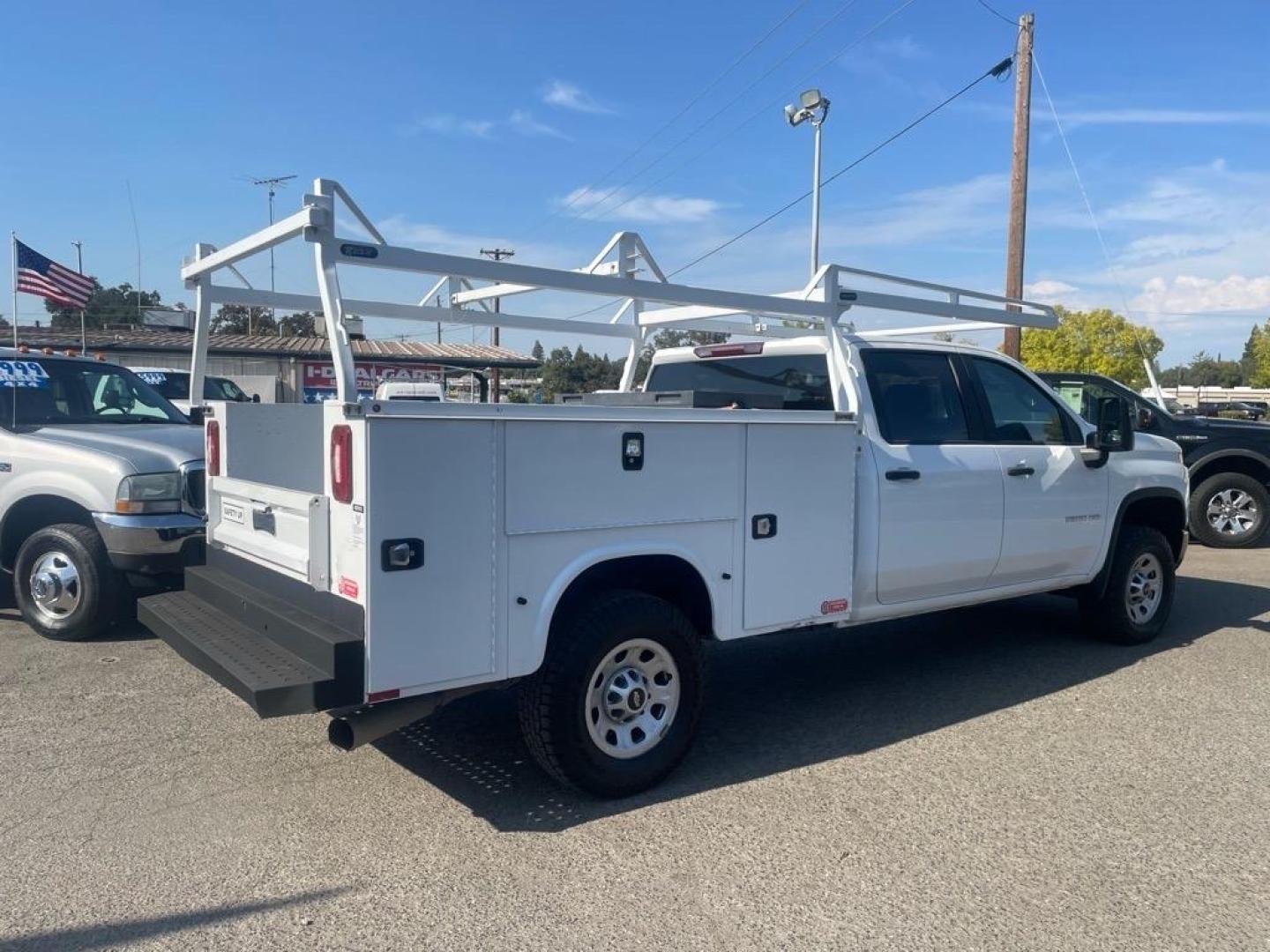 2021 Summit White Chevrolet Silverado 3500HD Work Truck (1GB4YSEY7MF) with an 6.6L Duramax 6.6L Biodiesel Turbo V8 445hp 910ft. lbs. Common Rail Direct Injection engine, Allison 10-Speed Shiftable Automatic transmission, located at 800 Riverside Ave, Roseville, CA, 95678, 916-773-4549 & Toll Free: 866-719-4393, 38.732265, -121.291039 - DIESEL CREW CAB 4X4 UTILITY BED ALLISON TRANSMISSION ONE OWNER SERVICE RECORDS ON CLEAN CARFAX - Photo#4