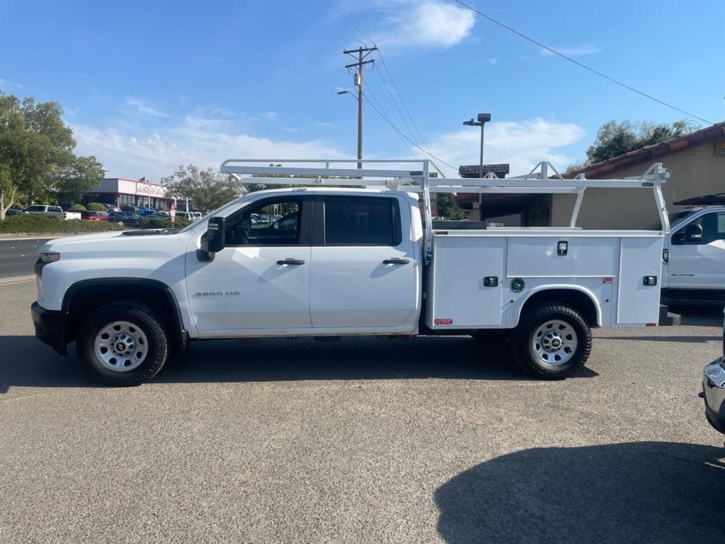 2021 Summit White Chevrolet Silverado 3500HD Work Truck (1GB4YSEY7MF) with an 6.6L Duramax 6.6L Biodiesel Turbo V8 445hp 910ft. lbs. Common Rail Direct Injection engine, Allison 10-Speed Shiftable Automatic transmission, located at 800 Riverside Ave, Roseville, CA, 95678, 916-773-4549 & Toll Free: 866-719-4393, 38.732265, -121.291039 - DIESEL CREW CAB 4X4 UTILITY BED ALLISON TRANSMISSION ONE OWNER SERVICE RECORDS ON CLEAN CARFAX - Photo#5