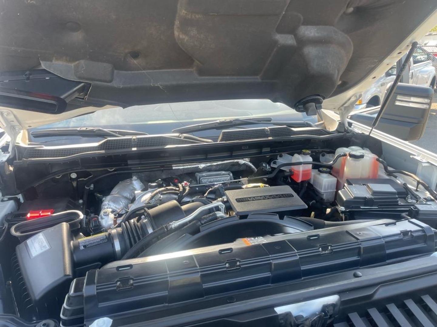 2021 Summit White Chevrolet Silverado 3500HD Work Truck (1GB4YSEY7MF) with an 6.6L Duramax 6.6L Biodiesel Turbo V8 445hp 910ft. lbs. Common Rail Direct Injection engine, Allison 10-Speed Shiftable Automatic transmission, located at 800 Riverside Ave, Roseville, CA, 95678, 916-773-4549 & Toll Free: 866-719-4393, 38.732265, -121.291039 - DIESEL CREW CAB 4X4 UTILITY BED ALLISON TRANSMISSION ONE OWNER SERVICE RECORDS ON CLEAN CARFAX - Photo#15
