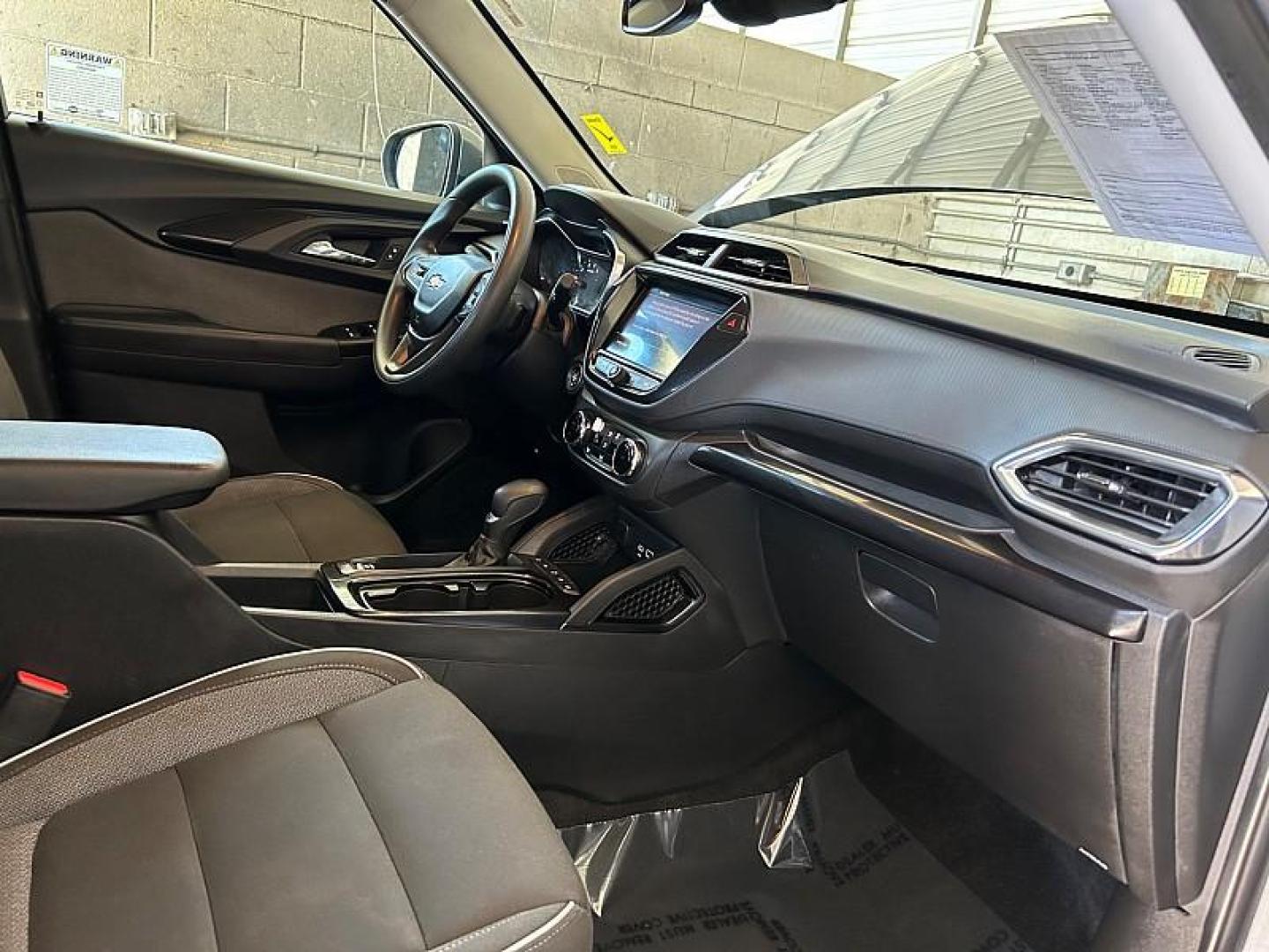 2021 GRAY Chevrolet Trailblazer (KL79MPSL0MB) , Automatic CVT transmission, located at 412 Auto Vista Drive, Palmdale, 93551, (661) 945-0620, 34.592636, -118.136681 - Photo#1
