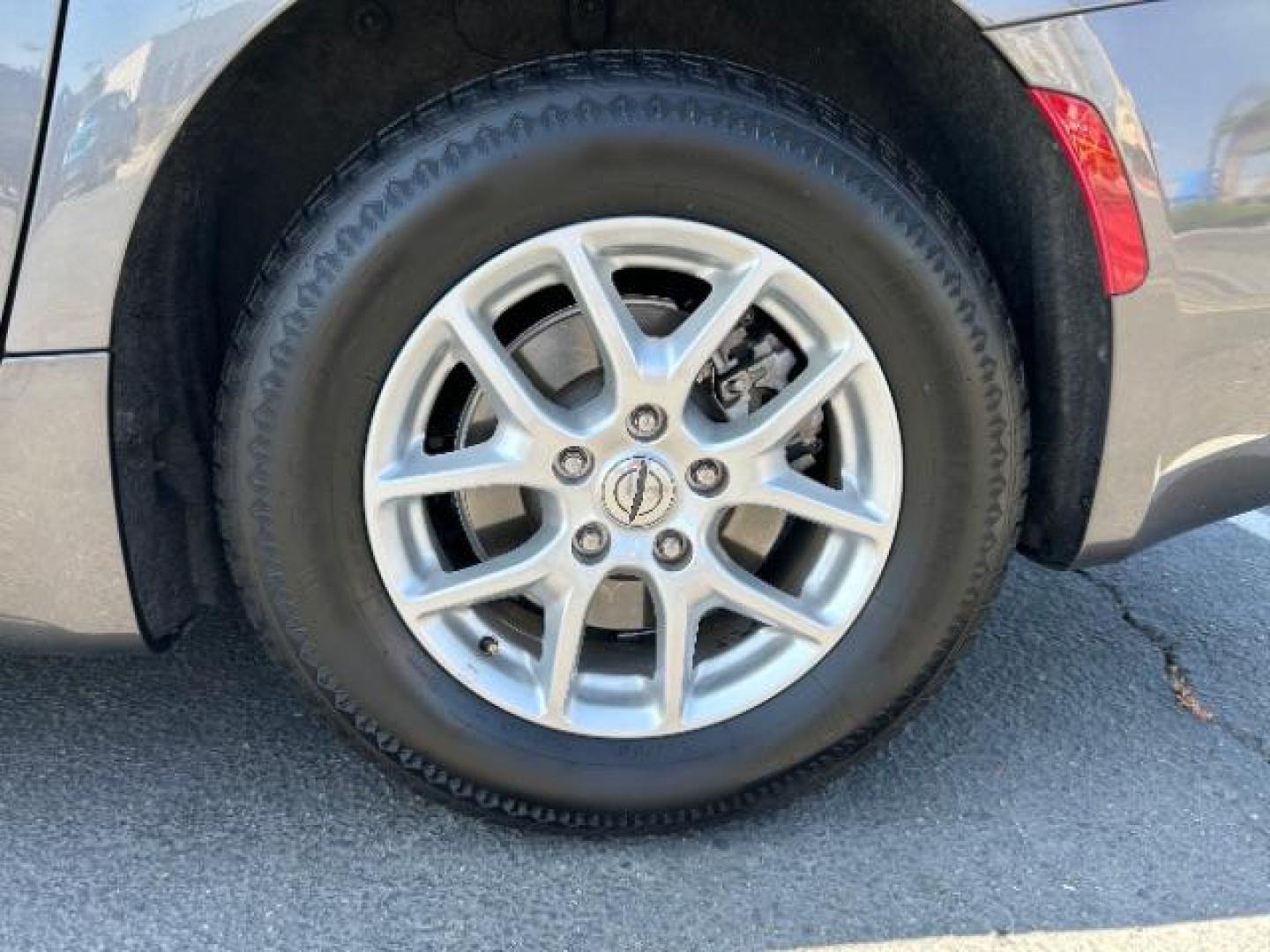 2021 GRAY Chrysler Voyager (2C4RC1DG7MR) with an V6 3.6 Liter engine, Automatic 9-Spd transmission, located at 412 Auto Vista Drive, Palmdale, 93551, (661) 945-0620, 34.592636, -118.136681 - Photo#15