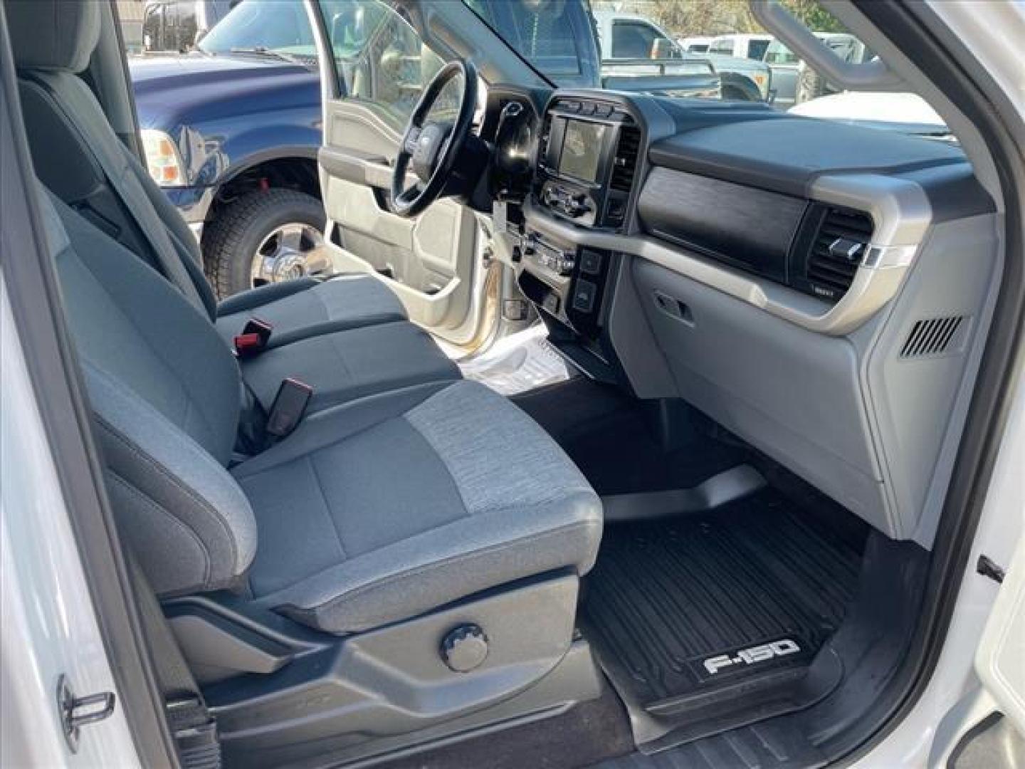 2021 Oxford White Ford F-150 XLT (1FTFW1E88MF) with an 3.5L EcoBoost 3.5L Twin Turbo V6 400hp 500ft. lbs. Direct Injection engine, 10-Speed Shiftable Automatic transmission, located at 800 Riverside Ave, Roseville, CA, 95678, 916-773-4549 & Toll Free: 866-719-4393, 38.732265, -121.291039 - SUPERCREW 4X4 ECOBOOST XLT ONE OWNER SERVICE RECORDS ON CLEAN CARFAX - Photo#14