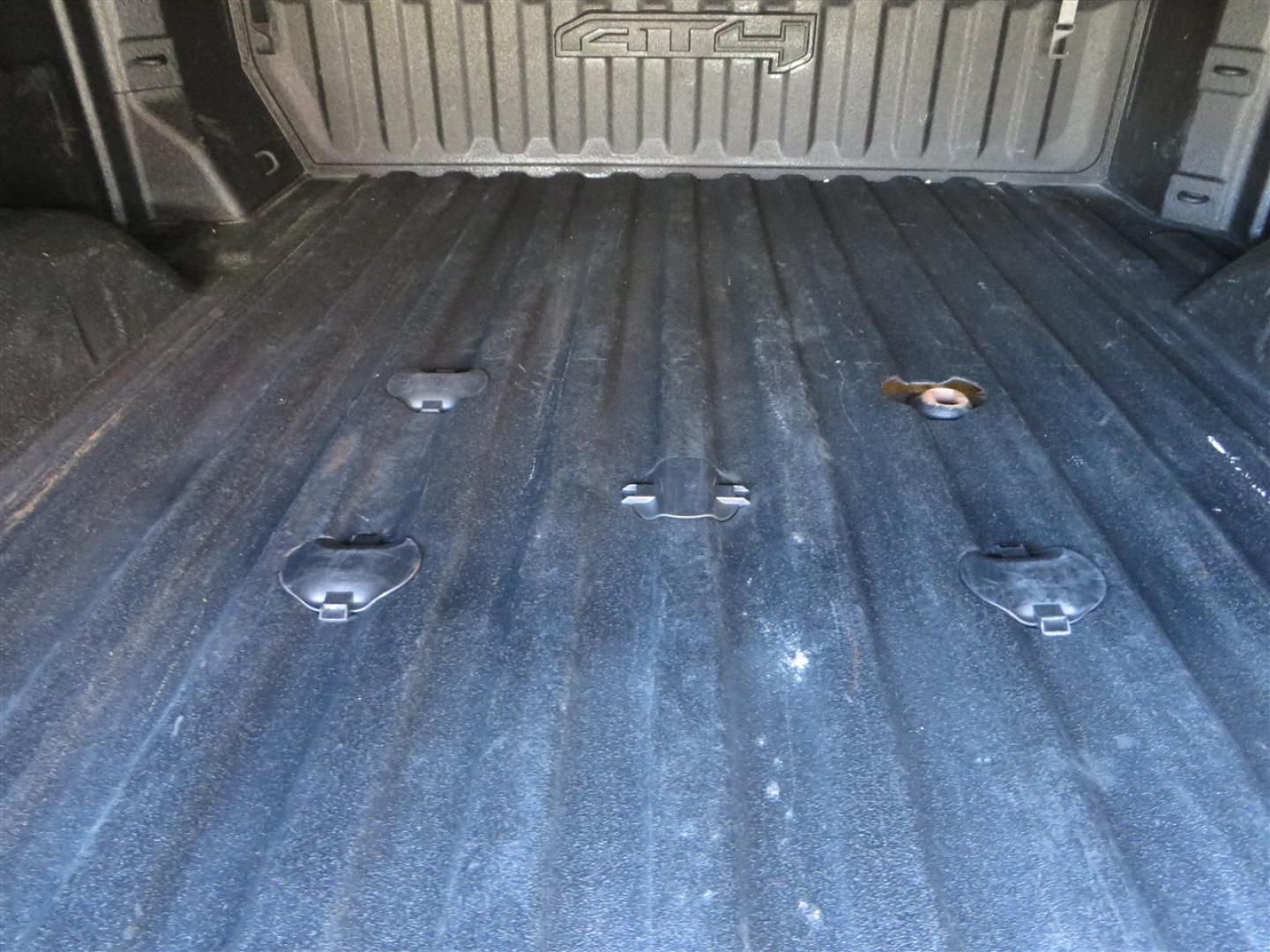 2021 BLACK /BLACK GMC Sierra 2500HD AT4 Crew Cab 4WD (1GT49PEY3MF) with an 6.6L V8 OHV 16 DIESEL engine, 6A transmission, located at 2630 Grass Valley Highway, Auburn, CA, 95603, (530) 508-5100, 38.937893, -121.095482 - Features a RC 7'' suspension system, 37'' Nitto Ridge Grappler tires, 22'' 4 Play wheels, Airlift helper bags with compressor, soft folding tonneau cover, and window tint. - Photo#14