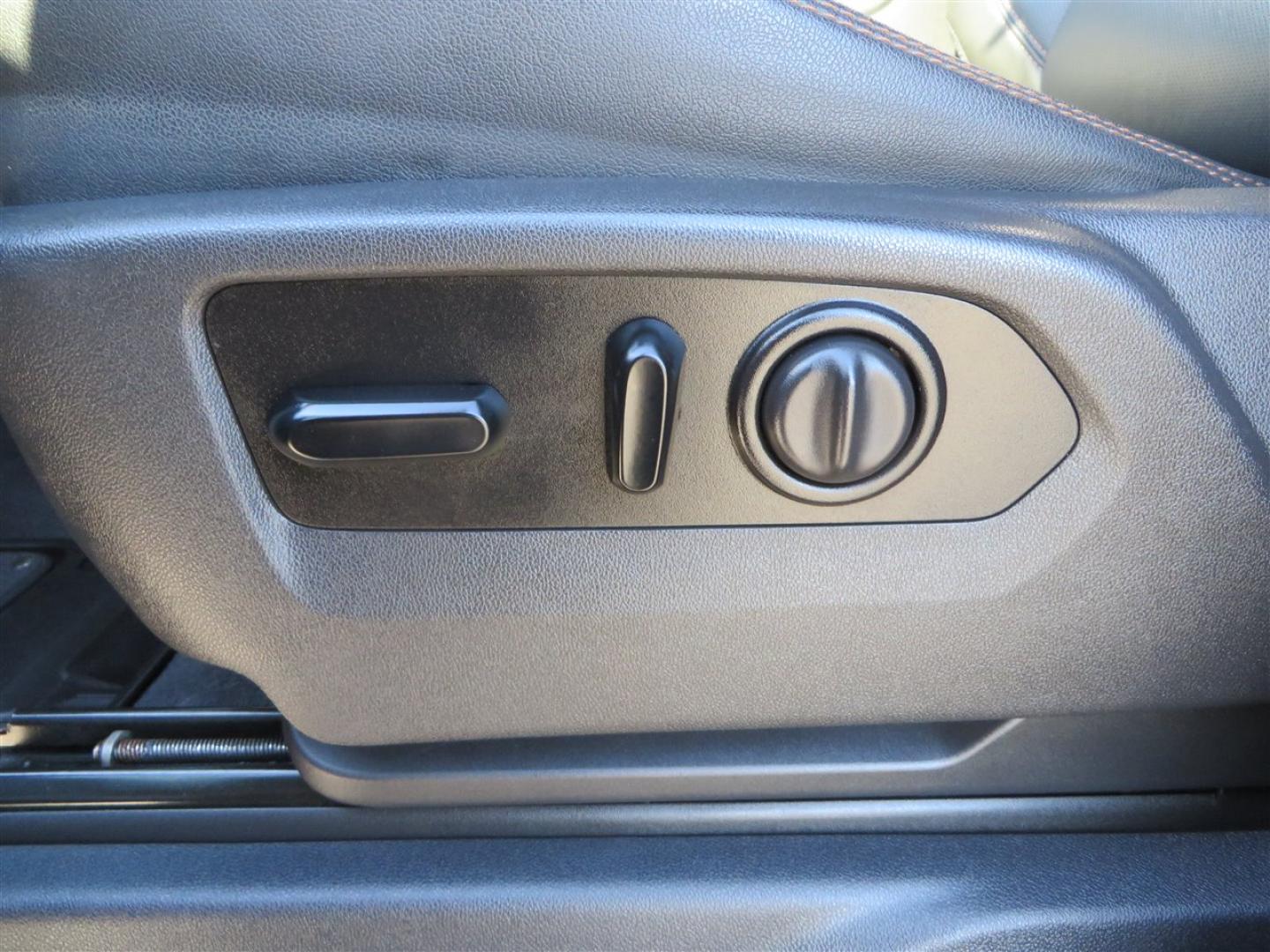 2021 BLACK /BLACK GMC Sierra 2500HD AT4 Crew Cab 4WD (1GT49PEY3MF) with an 6.6L V8 OHV 16 DIESEL engine, 6A transmission, located at 2630 Grass Valley Highway, Auburn, CA, 95603, (530) 508-5100, 38.937893, -121.095482 - Features a RC 7'' suspension system, 37'' Nitto Ridge Grappler tires, 22'' 4 Play wheels, Airlift helper bags with compressor, soft folding tonneau cover, and window tint. - Photo#26