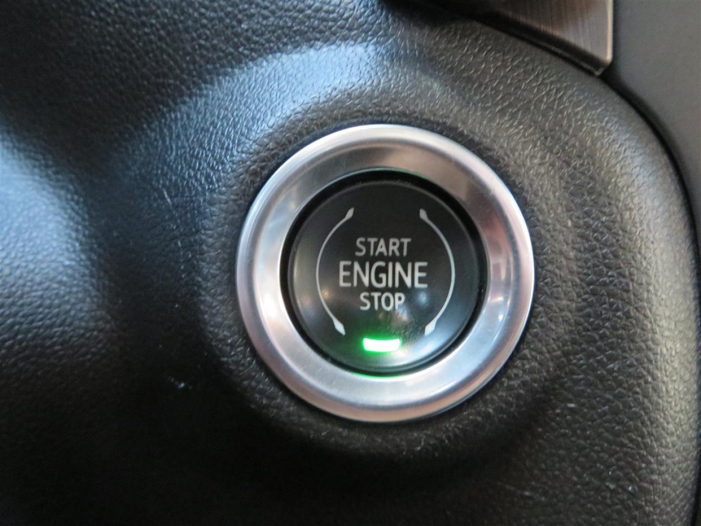 2021 BLACK /BLACK GMC Sierra 2500HD AT4 Crew Cab 4WD (1GT49PEY3MF) with an 6.6L V8 OHV 16 DIESEL engine, 6A transmission, located at 2630 Grass Valley Highway, Auburn, CA, 95603, (530) 508-5100, 38.937893, -121.095482 - Features a RC 7'' suspension system, 37'' Nitto Ridge Grappler tires, 22'' 4 Play wheels, Airlift helper bags with compressor, soft folding tonneau cover, and window tint. - Photo#38