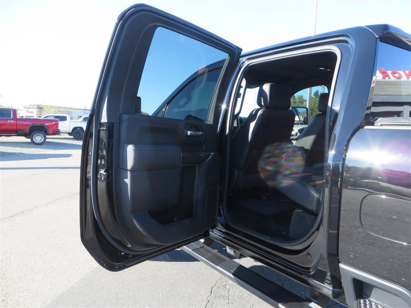 2021 BLACK /BLACK GMC Sierra 2500HD AT4 Crew Cab 4WD (1GT49PEY3MF) with an 6.6L V8 OHV 16 DIESEL engine, 6A transmission, located at 2630 Grass Valley Highway, Auburn, CA, 95603, (530) 508-5100, 38.937893, -121.095482 - Features a RC 7'' suspension system, 37'' Nitto Ridge Grappler tires, 22'' 4 Play wheels, Airlift helper bags with compressor, soft folding tonneau cover, and window tint. - Photo#46