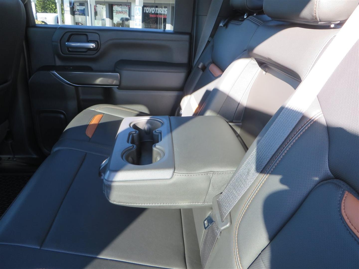 2021 BLACK /BLACK GMC Sierra 2500HD AT4 Crew Cab 4WD (1GT49PEY3MF) with an 6.6L V8 OHV 16 DIESEL engine, 6A transmission, located at 2630 Grass Valley Highway, Auburn, CA, 95603, (530) 508-5100, 38.937893, -121.095482 - Features a RC 7'' suspension system, 37'' Nitto Ridge Grappler tires, 22'' 4 Play wheels, Airlift helper bags with compressor, soft folding tonneau cover, and window tint. - Photo#52