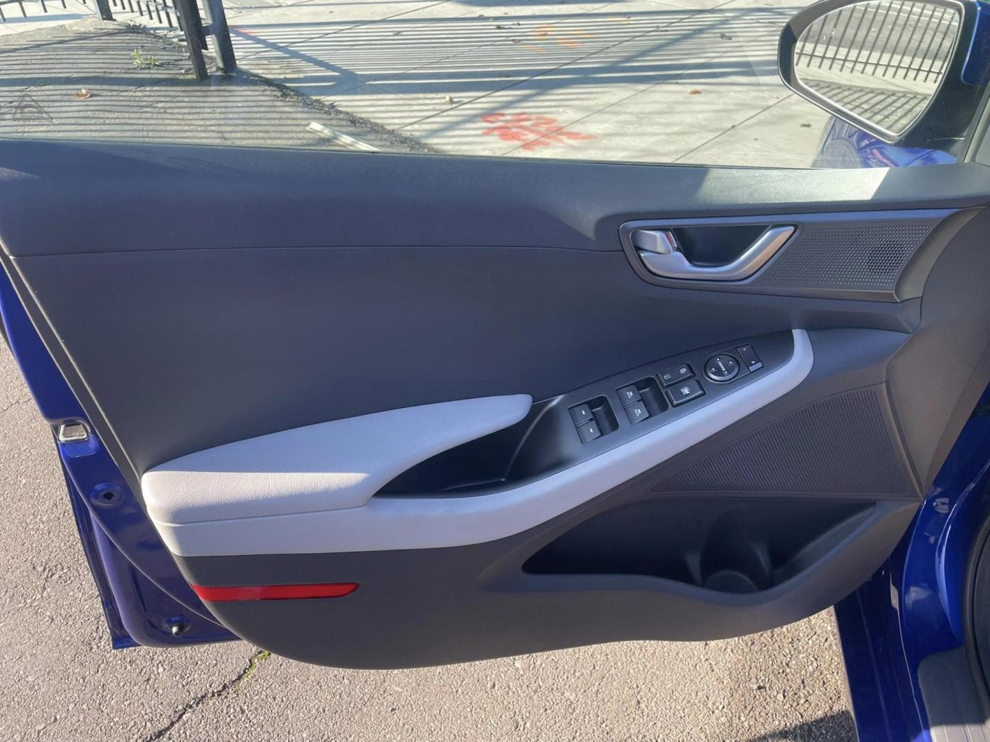 2021 Hyundai Ioniq Plug-In Hybrid SEL (KMHC75LD5MU) with an 1.6L L4 DOHC 16V HYBRID engine, 6A transmission, located at 744 E Miner Ave, Stockton, CA, 95202, (209) 944-5770, 37.956863, -121.282082 - PLUS TAXES AND FEES- Photo#5