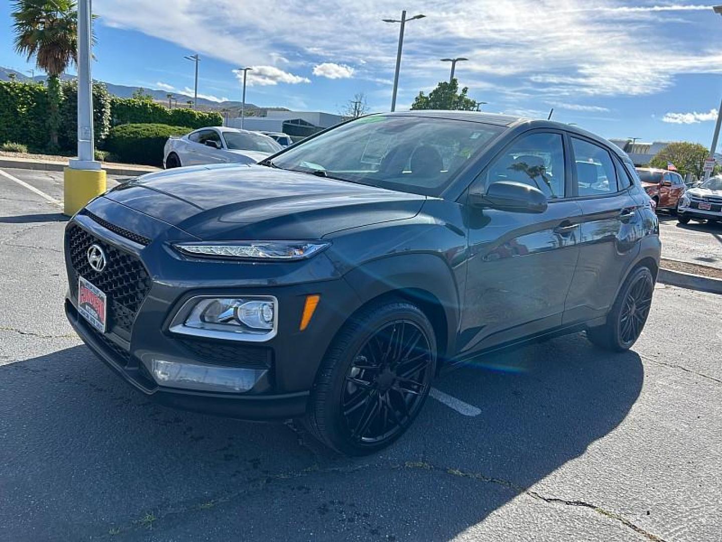 2021 GRAY Hyundai Kona (KM8K12AA7MU) with an 4-Cyl 2.0 Liter engine, Automatic 6-Spd w/Shiftronic transmission, located at 412 Auto Vista Drive, Palmdale, 93551, (661) 945-0620, 34.592636, -118.136681 - Photo#1
