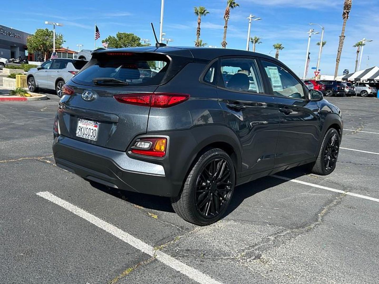 2021 GRAY Hyundai Kona (KM8K12AA7MU) with an 4-Cyl 2.0 Liter engine, Automatic 6-Spd w/Shiftronic transmission, located at 412 Auto Vista Drive, Palmdale, 93551, (661) 945-0620, 34.592636, -118.136681 - Photo#6