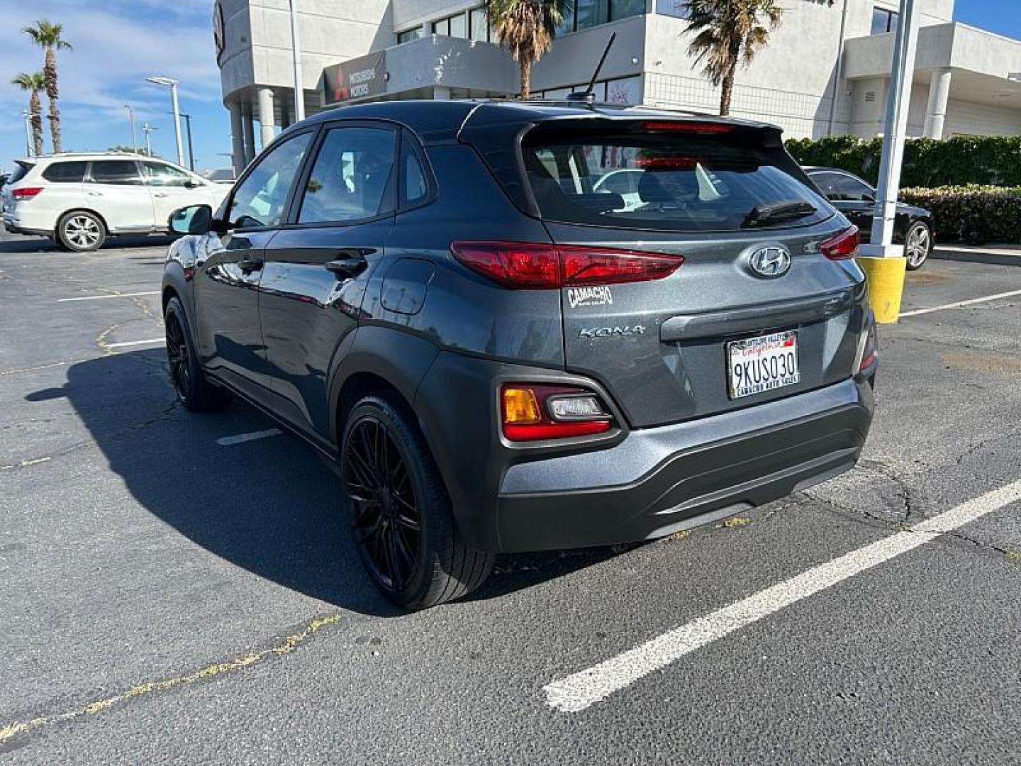 2021 GRAY Hyundai Kona (KM8K12AA7MU) with an 4-Cyl 2.0 Liter engine, Automatic 6-Spd w/Shiftronic transmission, located at 412 Auto Vista Drive, Palmdale, 93551, (661) 945-0620, 34.592636, -118.136681 - Photo#8