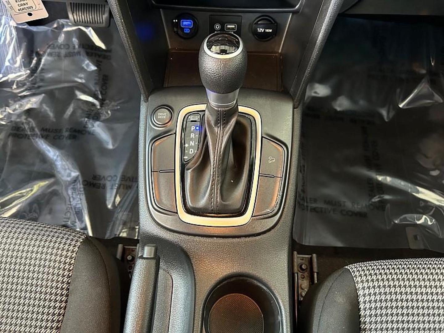 2021 GRAY Hyundai Kona (KM8K12AA7MU) with an 4-Cyl 2.0 Liter engine, Automatic 6-Spd w/Shiftronic transmission, located at 412 Auto Vista Drive, Palmdale, 93551, (661) 945-0620, 34.592636, -118.136681 - Photo#21