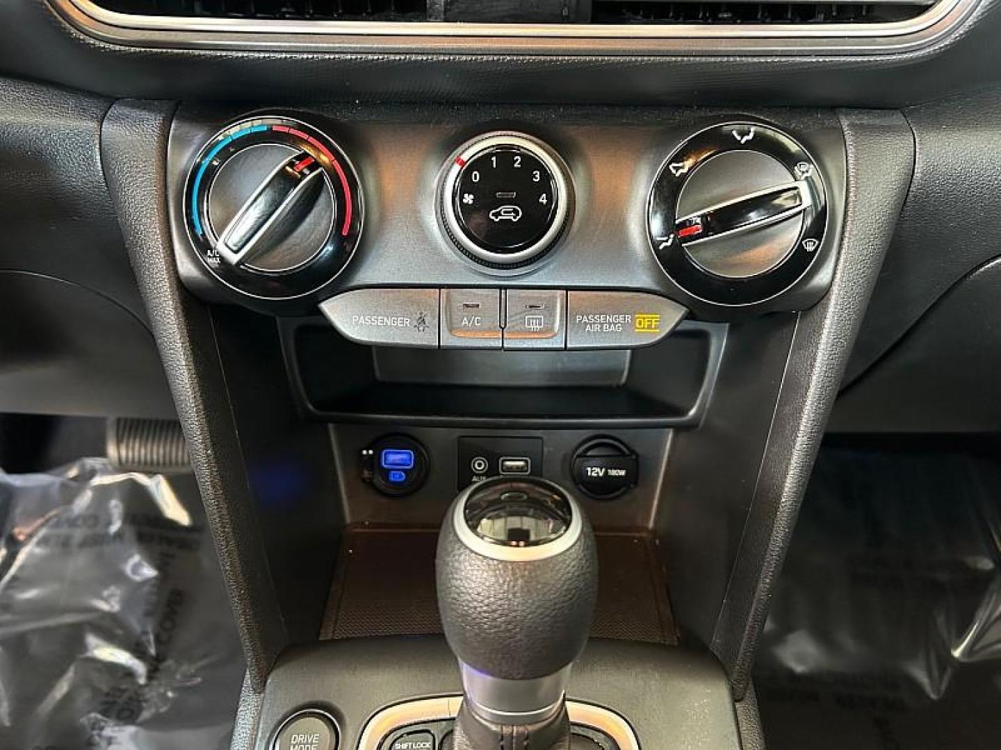 2021 GRAY Hyundai Kona (KM8K12AA7MU) with an 4-Cyl 2.0 Liter engine, Automatic 6-Spd w/Shiftronic transmission, located at 412 Auto Vista Drive, Palmdale, 93551, (661) 945-0620, 34.592636, -118.136681 - Photo#22