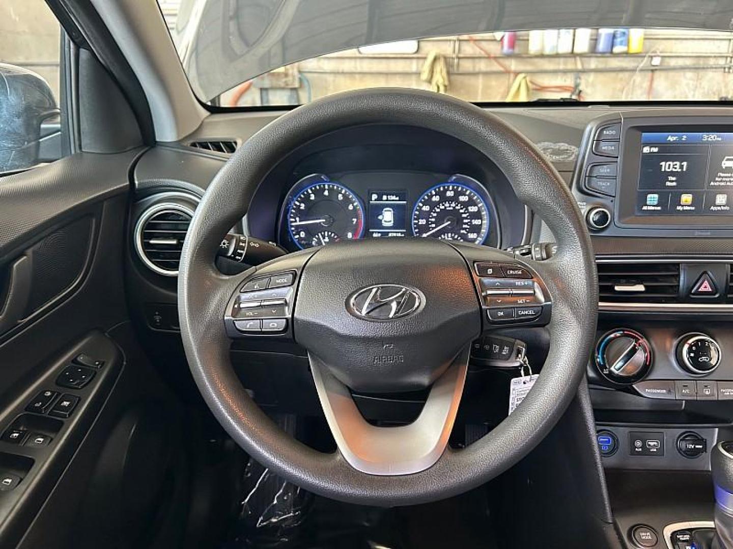 2021 GRAY Hyundai Kona (KM8K12AA7MU) with an 4-Cyl 2.0 Liter engine, Automatic 6-Spd w/Shiftronic transmission, located at 412 Auto Vista Drive, Palmdale, 93551, (661) 945-0620, 34.592636, -118.136681 - Photo#24