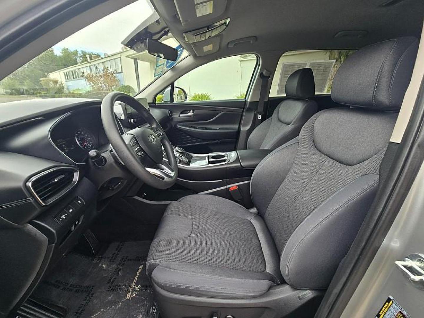 2021 SILVER Hyundai Santa Fe (5NMS2DAJ0MH) with an 4-Cyl 2.5 Liter engine, Automatic 8-Spd transmission, located at 246 E Walker St., Orland, 95963, (530) 865-5800, 39.747589, -122.178398 - Photo#11