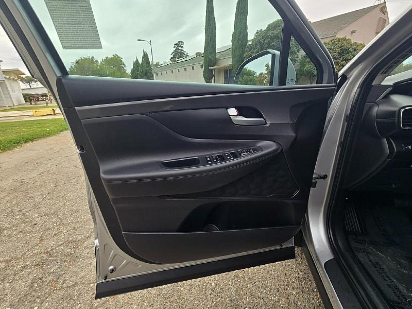 2021 SILVER Hyundai Santa Fe (5NMS2DAJ0MH) with an 4-Cyl 2.5 Liter engine, Automatic 8-Spd transmission, located at 246 E Walker St., Orland, 95963, (530) 865-5800, 39.747589, -122.178398 - Photo#13