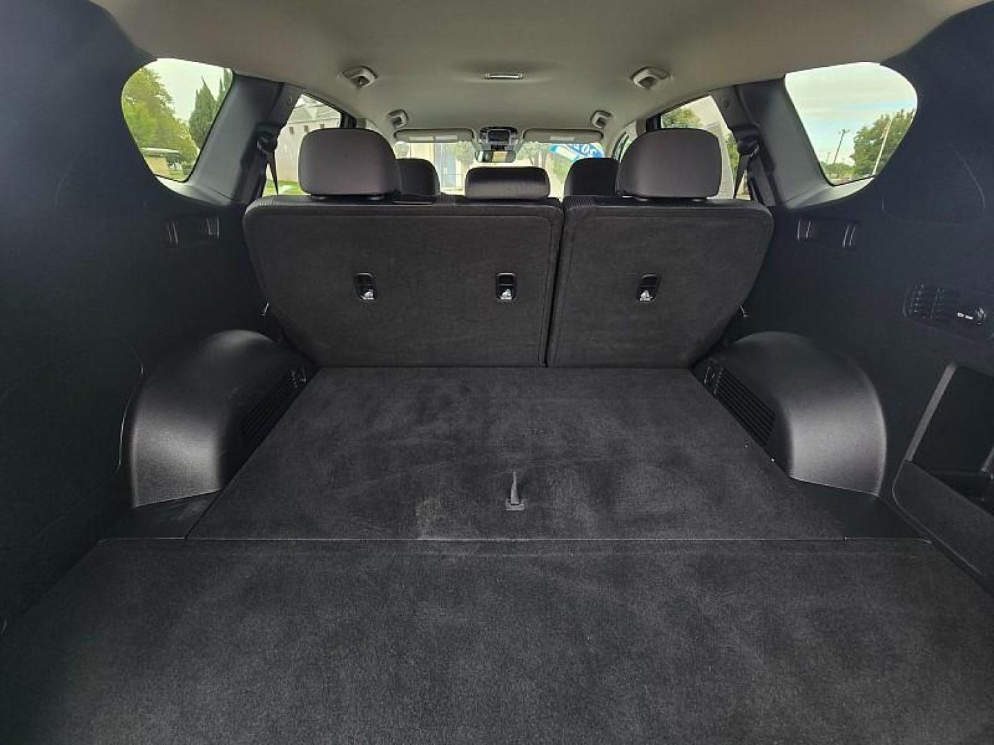 2021 SILVER Hyundai Santa Fe (5NMS2DAJ0MH) with an 4-Cyl 2.5 Liter engine, Automatic 8-Spd transmission, located at 246 E Walker St., Orland, 95963, (530) 865-5800, 39.747589, -122.178398 - Photo#15