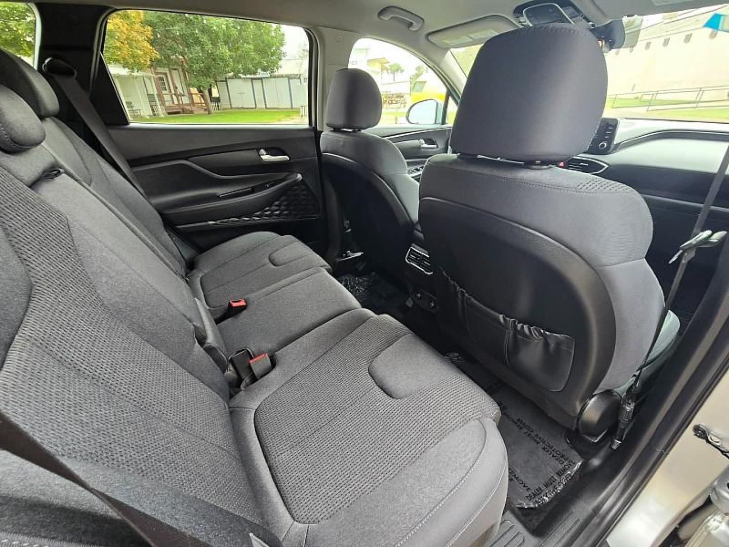 2021 SILVER Hyundai Santa Fe (5NMS2DAJ0MH) with an 4-Cyl 2.5 Liter engine, Automatic 8-Spd transmission, located at 246 E Walker St., Orland, 95963, (530) 865-5800, 39.747589, -122.178398 - Photo#16