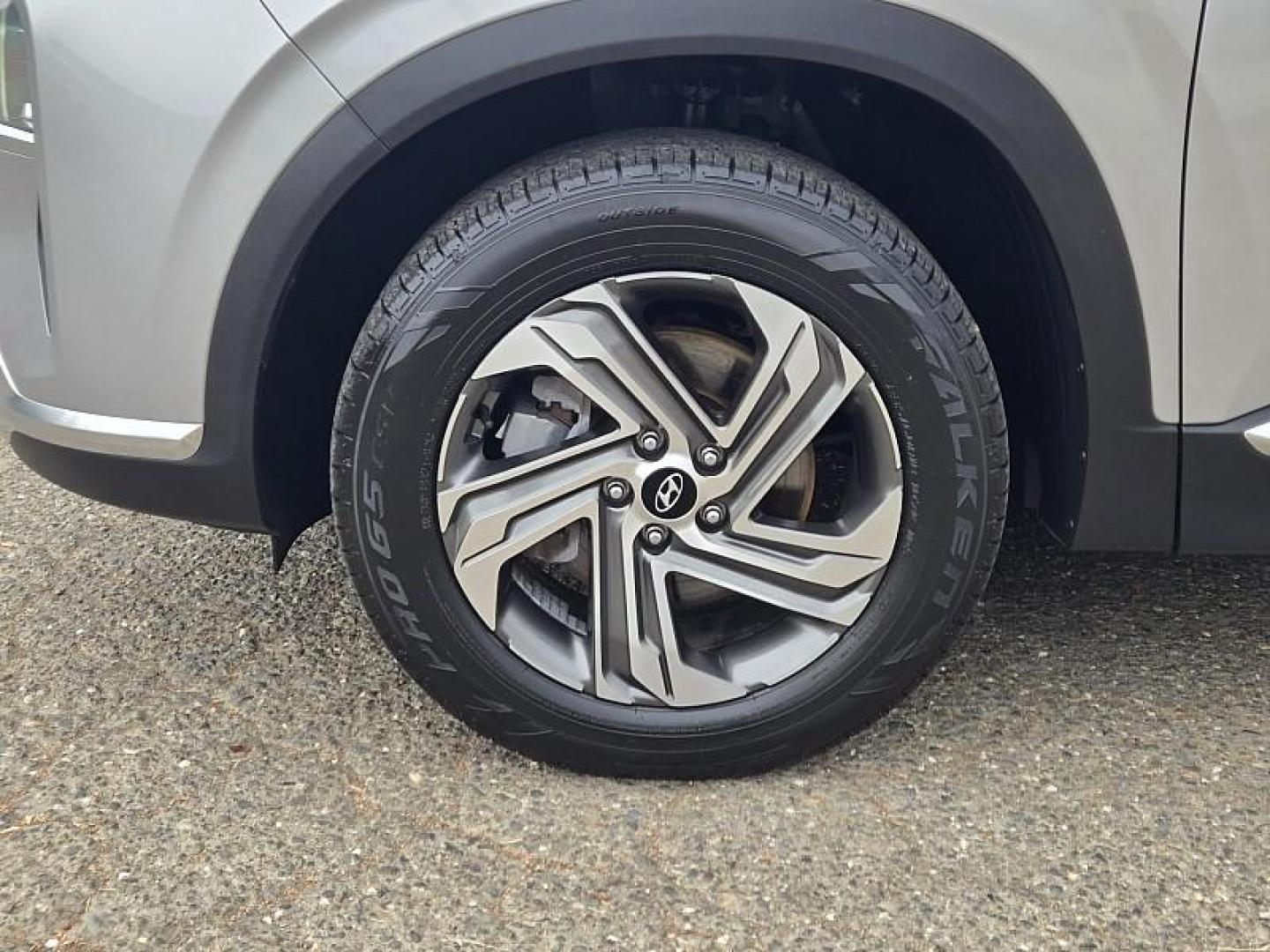 2021 SILVER Hyundai Santa Fe (5NMS2DAJ0MH) with an 4-Cyl 2.5 Liter engine, Automatic 8-Spd transmission, located at 246 E Walker St., Orland, 95963, (530) 865-5800, 39.747589, -122.178398 - Photo#27