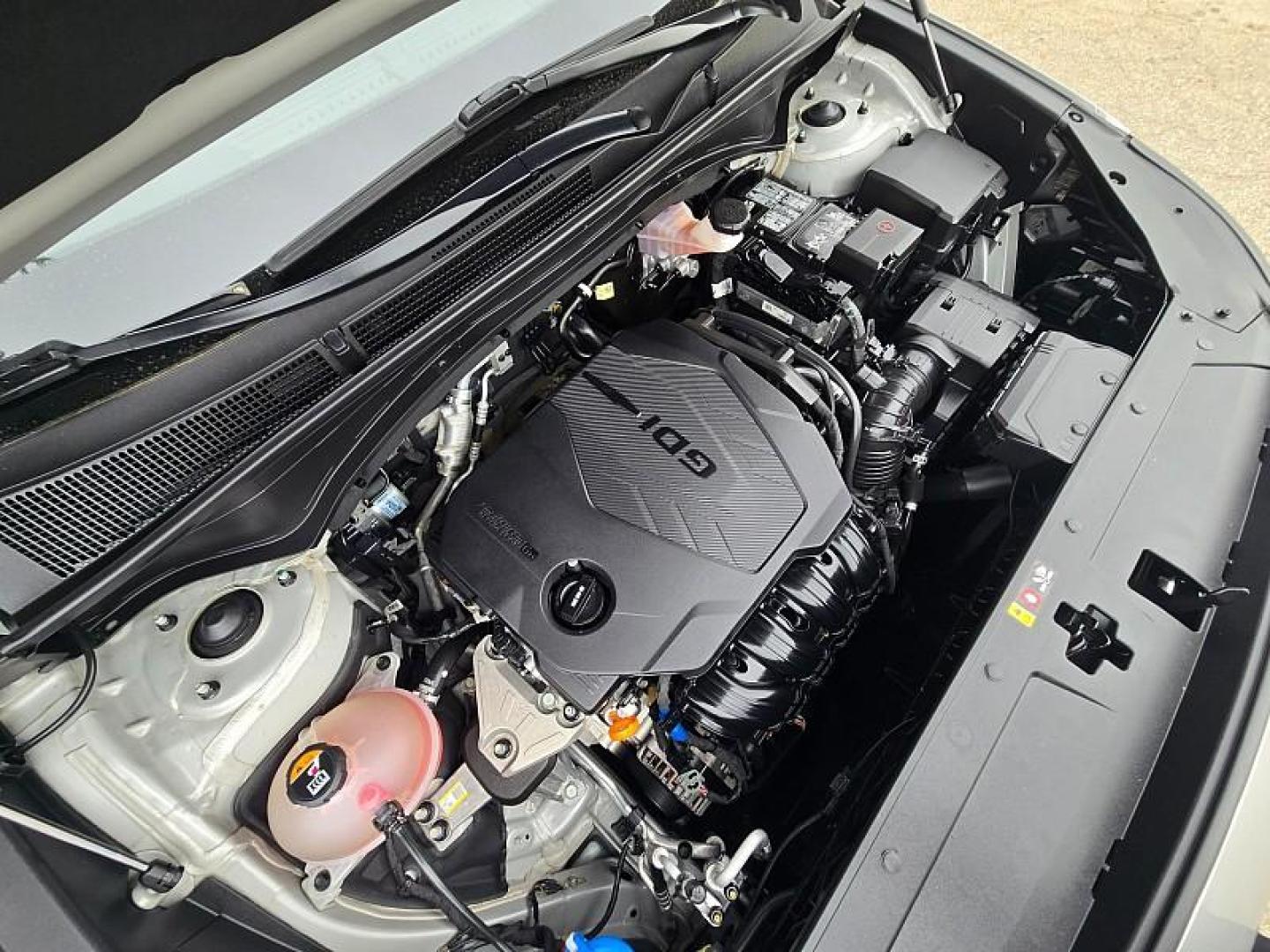 2021 SILVER Hyundai Santa Fe (5NMS2DAJ0MH) with an 4-Cyl 2.5 Liter engine, Automatic 8-Spd transmission, located at 246 E Walker St., Orland, 95963, (530) 865-5800, 39.747589, -122.178398 - Photo#29