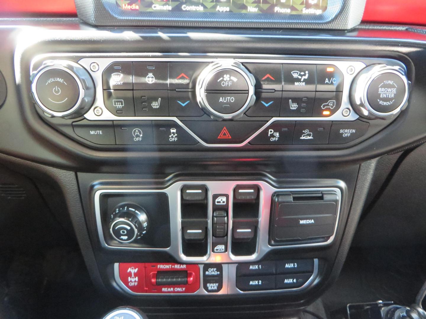 2021 BLACK /BLACK Jeep Gladiator Rubicon (1C6JJTBG1ML) with an 3.6L V6 DOHC 24V engine, automatic transmission, located at 2630 Grass Valley Highway, Auburn, CA, 95603, (530) 508-5100, 38.937893, -121.095482 - Mopar lifted Rubicon with Fox shocks, 17" Black Rhino Kelso wheels, 35" Nitto Terra Grappler G2 tires, AMP power steps, Rock Hard 4x4 front bumper, Warn Winch, 10" Rigid light bar, Bakflip MX4, and a Btech UV-5100 radio. - Photo#35