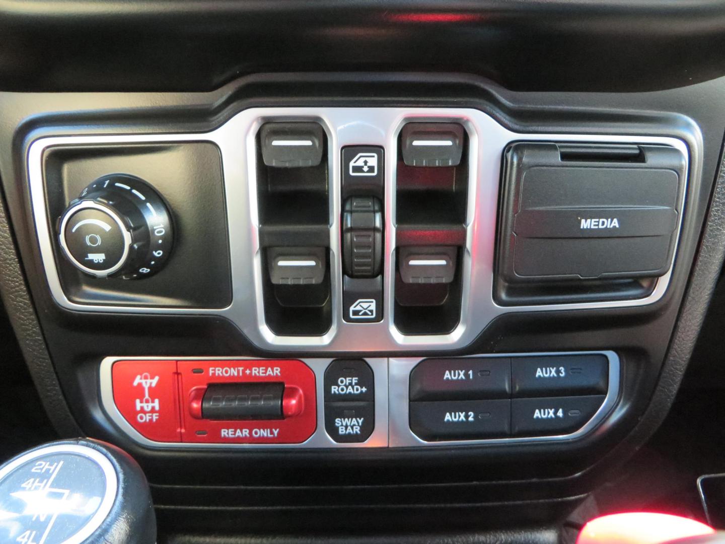 2021 BLACK /BLACK Jeep Gladiator Rubicon (1C6JJTBG1ML) with an 3.6L V6 DOHC 24V engine, automatic transmission, located at 2630 Grass Valley Highway, Auburn, CA, 95603, (530) 508-5100, 38.937893, -121.095482 - Mopar lifted Rubicon with Fox shocks, 17" Black Rhino Kelso wheels, 35" Nitto Terra Grappler G2 tires, AMP power steps, Rock Hard 4x4 front bumper, Warn Winch, 10" Rigid light bar, Bakflip MX4, and a Btech UV-5100 radio. - Photo#36