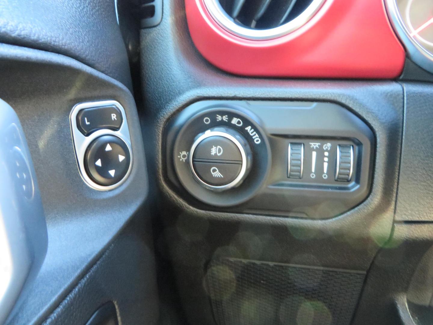 2021 BLACK /BLACK Jeep Gladiator Rubicon (1C6JJTBG1ML) with an 3.6L V6 DOHC 24V engine, automatic transmission, located at 2630 Grass Valley Highway, Auburn, CA, 95603, (530) 508-5100, 38.937893, -121.095482 - Mopar lifted Rubicon with Fox shocks, 17" Black Rhino Kelso wheels, 35" Nitto Terra Grappler G2 tires, AMP power steps, Rock Hard 4x4 front bumper, Warn Winch, 10" Rigid light bar, Bakflip MX4, and a Btech UV-5100 radio. - Photo#46