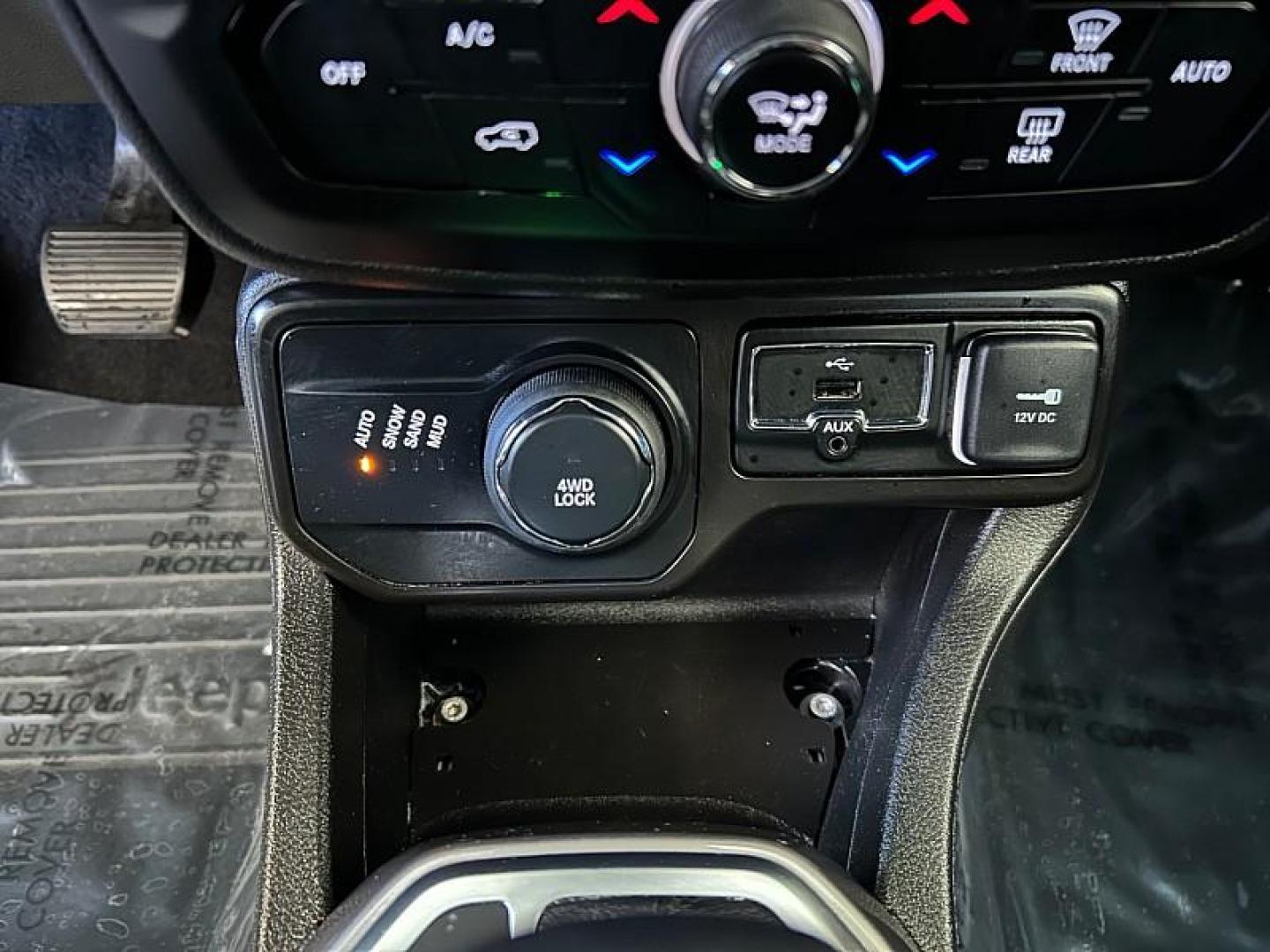 2021 BLUE Jeep Renegade (ZACNJDD14MP) with an 4-Cyl MultiAir Turbo 1.3 Liter engine, Automatic 9-Spd transmission, located at 412 Auto Vista Drive, Palmdale, CA, 93551, (661) 945-0620, 34.592636, -118.136681 - For 44 years, our family-owned and operated business has proudly served the community, becoming one of the largest independent used car and new car dealers in Southern California, thanks to the trust and support of our customers. Recognized as AV and rsquo;s Best Used Car Dealer for 25 years (1998-2 - Photo#13