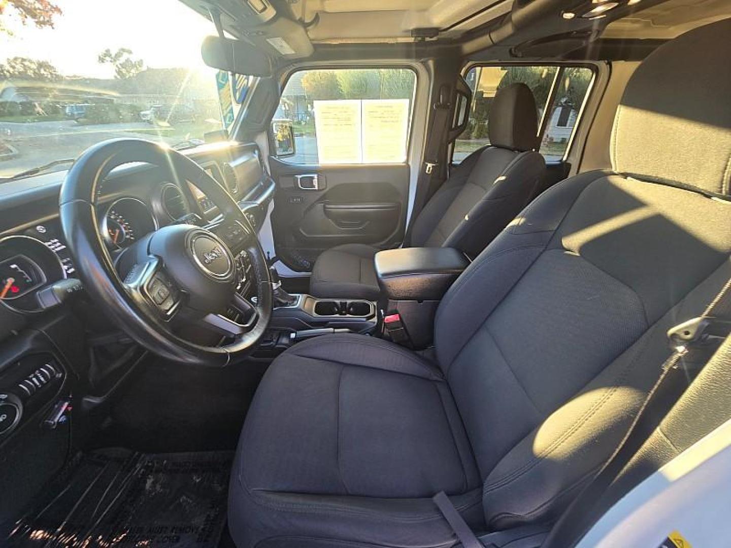 2021 WHITE Jeep Wrangler Unlimited (1C4HJXDN7MW) with an 4-Cyl Turbo 2.0 Liter engine, located at 246 E Walker St., Orland, 95963, (530) 865-5800, 39.747589, -122.178398 - Photo#10