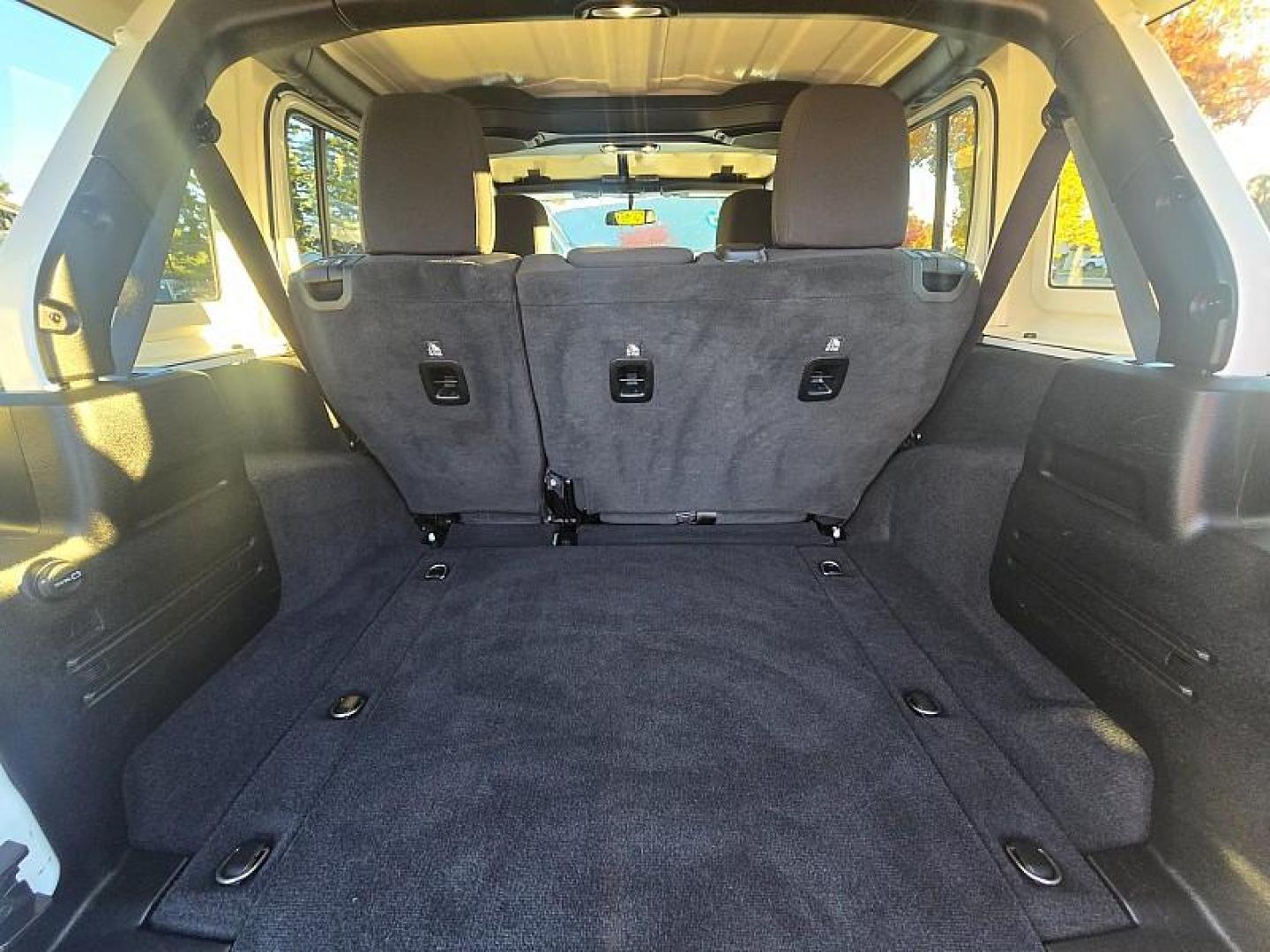 2021 WHITE Jeep Wrangler Unlimited (1C4HJXDN7MW) with an 4-Cyl Turbo 2.0 Liter engine, located at 246 E Walker St., Orland, 95963, (530) 865-5800, 39.747589, -122.178398 - Photo#14
