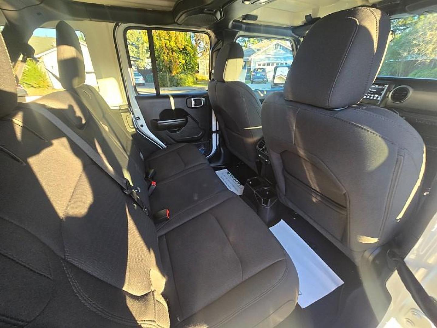 2021 WHITE Jeep Wrangler Unlimited (1C4HJXDN7MW) with an 4-Cyl Turbo 2.0 Liter engine, located at 246 E Walker St., Orland, 95963, (530) 865-5800, 39.747589, -122.178398 - Photo#15