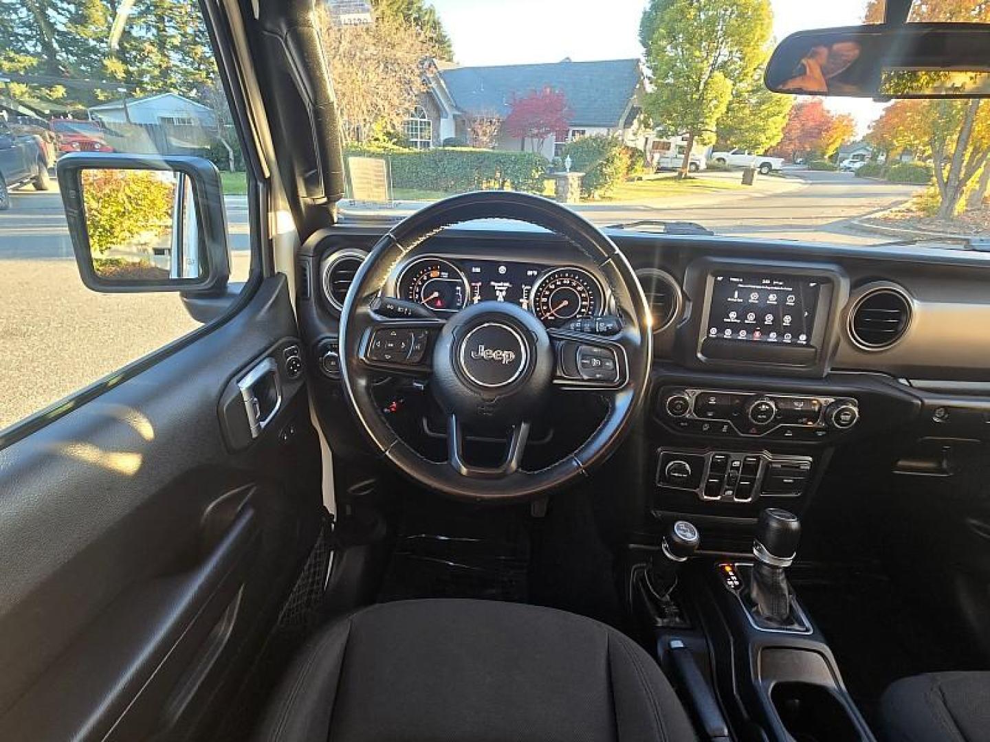 2021 WHITE Jeep Wrangler Unlimited (1C4HJXDN7MW) with an 4-Cyl Turbo 2.0 Liter engine, located at 246 E Walker St., Orland, 95963, (530) 865-5800, 39.747589, -122.178398 - Photo#20