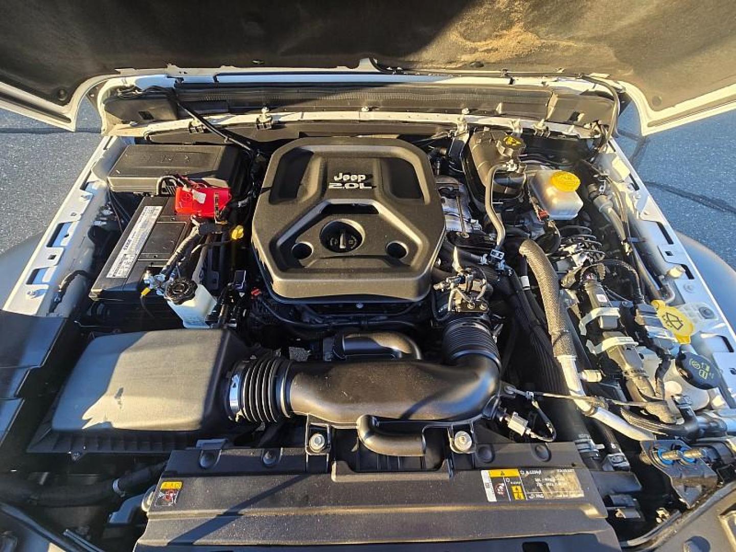 2021 WHITE Jeep Wrangler Unlimited (1C4HJXDN7MW) with an 4-Cyl Turbo 2.0 Liter engine, located at 246 E Walker St., Orland, 95963, (530) 865-5800, 39.747589, -122.178398 - Photo#28