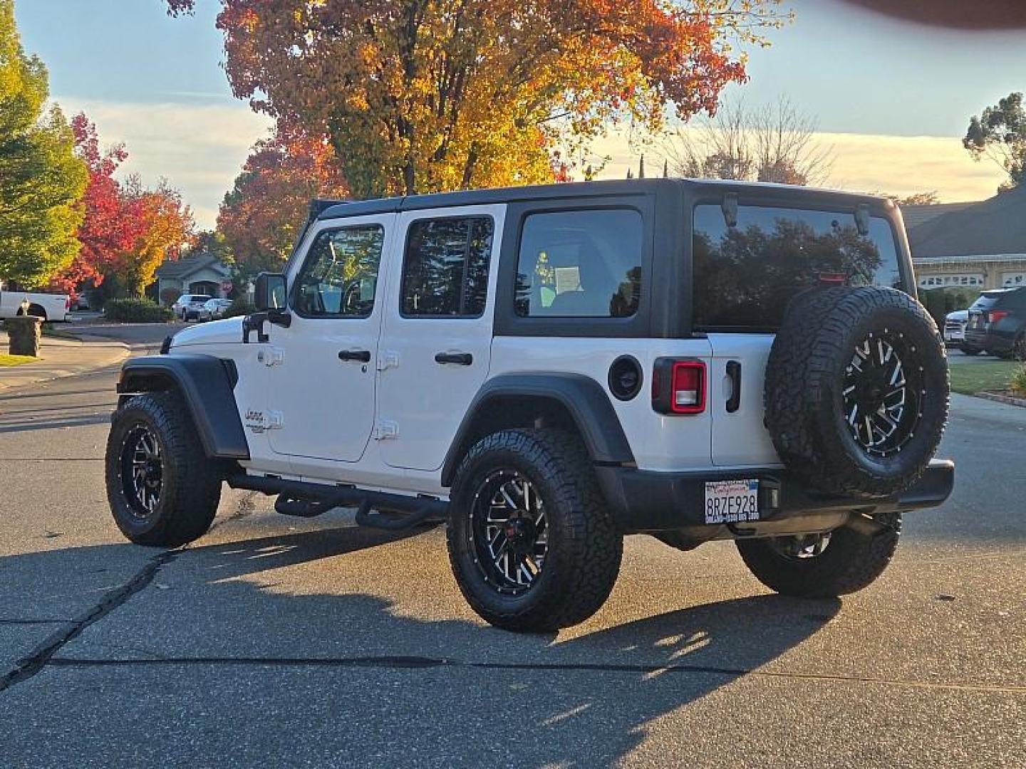 2021 WHITE Jeep Wrangler Unlimited (1C4HJXDN7MW) with an 4-Cyl Turbo 2.0 Liter engine, located at 246 E Walker St., Orland, 95963, (530) 865-5800, 39.747589, -122.178398 - Photo#5