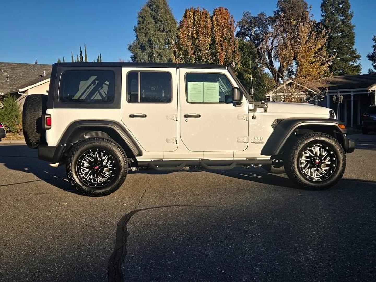 2021 WHITE Jeep Wrangler Unlimited (1C4HJXDN7MW) with an 4-Cyl Turbo 2.0 Liter engine, located at 246 E Walker St., Orland, 95963, (530) 865-5800, 39.747589, -122.178398 - Photo#8