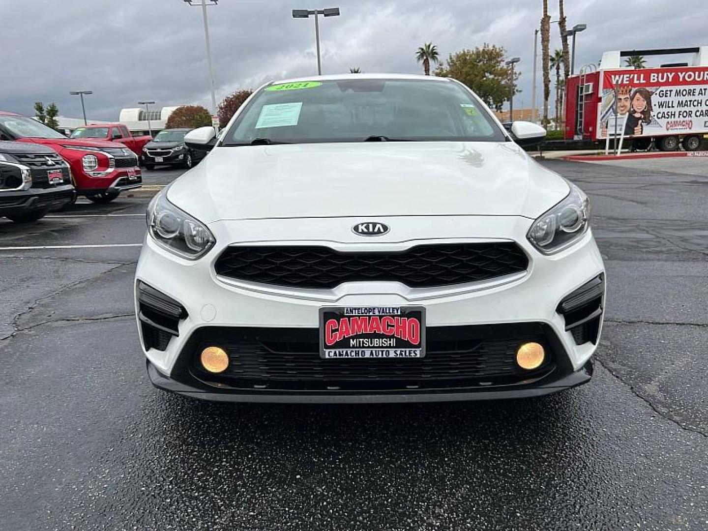 2021 WHITE Kia Forte (3KPF24AD1ME) with an 4-Cyl 2.0 Liter engine, Automatic IVT transmission, located at 412 Auto Vista Drive, Palmdale, 93551, (661) 945-0620, 34.592636, -118.136681 - Photo#1