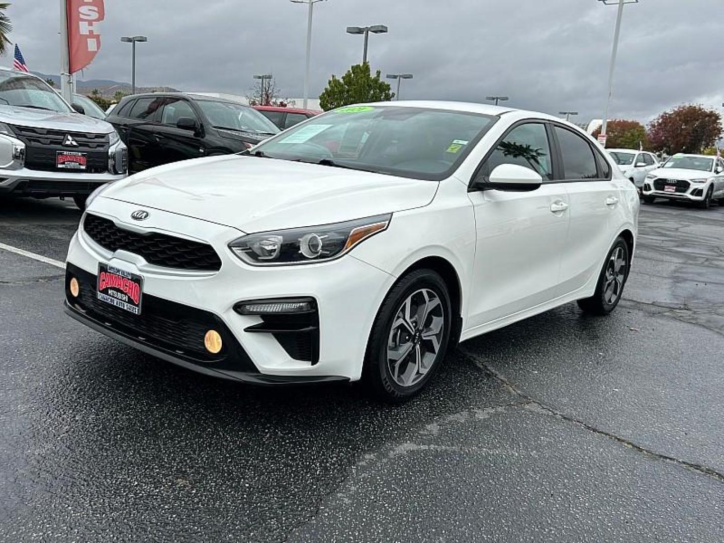 2021 WHITE Kia Forte (3KPF24AD1ME) with an 4-Cyl 2.0 Liter engine, Automatic IVT transmission, located at 412 Auto Vista Drive, Palmdale, 93551, (661) 945-0620, 34.592636, -118.136681 - Photo#6