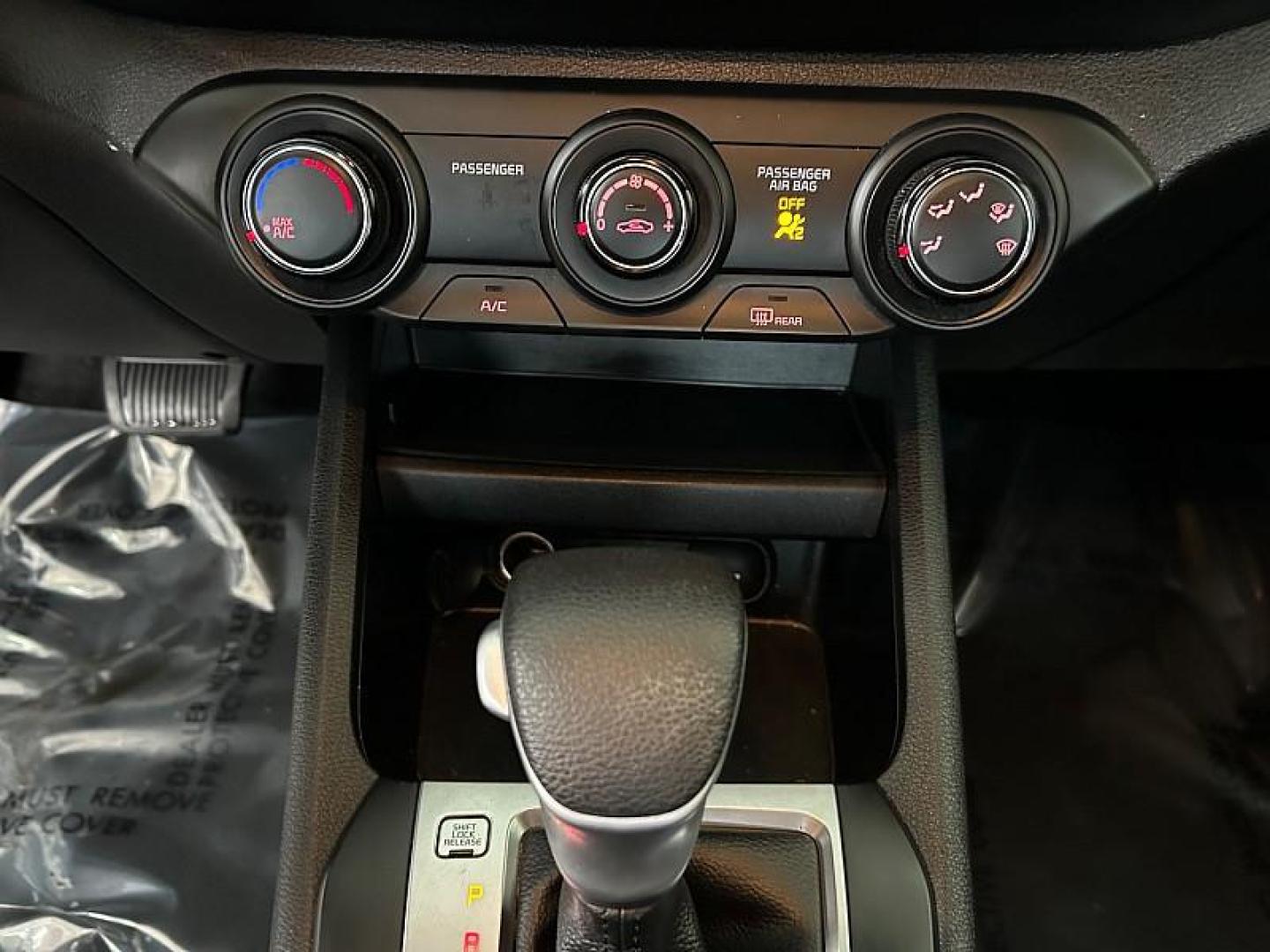 2021 WHITE Kia Forte (3KPF24AD1ME) with an 4-Cyl 2.0 Liter engine, Automatic IVT transmission, located at 412 Auto Vista Drive, Palmdale, 93551, (661) 945-0620, 34.592636, -118.136681 - Photo#11