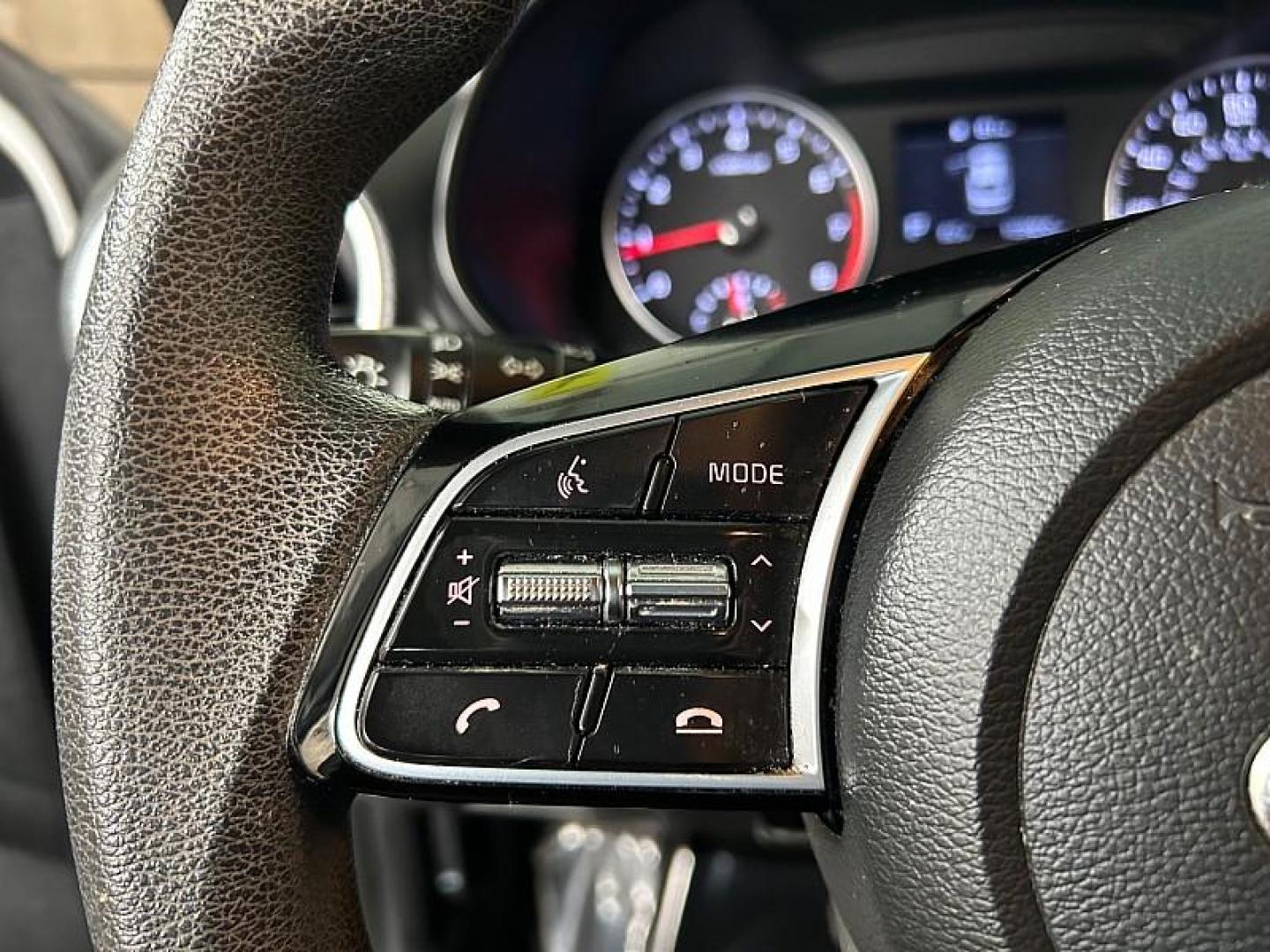 2021 WHITE Kia Forte (3KPF24AD1ME) with an 4-Cyl 2.0 Liter engine, Automatic IVT transmission, located at 412 Auto Vista Drive, Palmdale, 93551, (661) 945-0620, 34.592636, -118.136681 - Photo#18