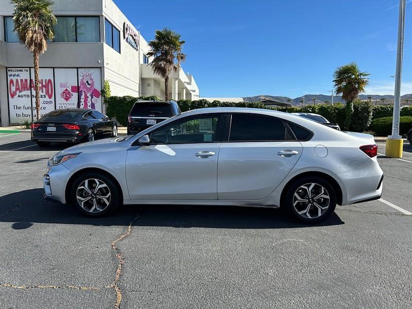 2021 GRAY Kia Forte (3KPF24AD5ME) with an 4-Cyl 2.0 Liter engine, Automatic IVT transmission, located at 412 Auto Vista Drive, Palmdale, 93551, (661) 945-0620, 34.592636, -118.136681- Photo#4