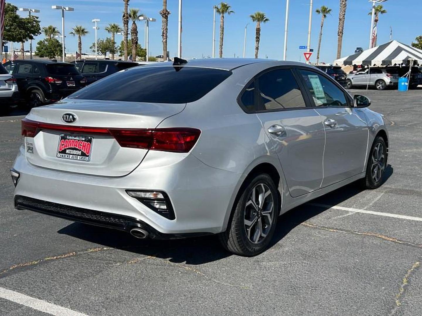 2021 GRAY Kia Forte (3KPF24AD5ME) with an 4-Cyl 2.0 Liter engine, Automatic IVT transmission, located at 412 Auto Vista Drive, Palmdale, 93551, (661) 945-0620, 34.592636, -118.136681- Photo#9