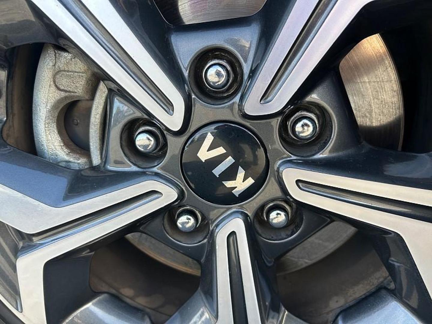 2021 GRAY Kia Forte (3KPF24AD5ME) with an 4-Cyl 2.0 Liter engine, Automatic IVT transmission, located at 412 Auto Vista Drive, Palmdale, 93551, (661) 945-0620, 34.592636, -118.136681- Photo#16