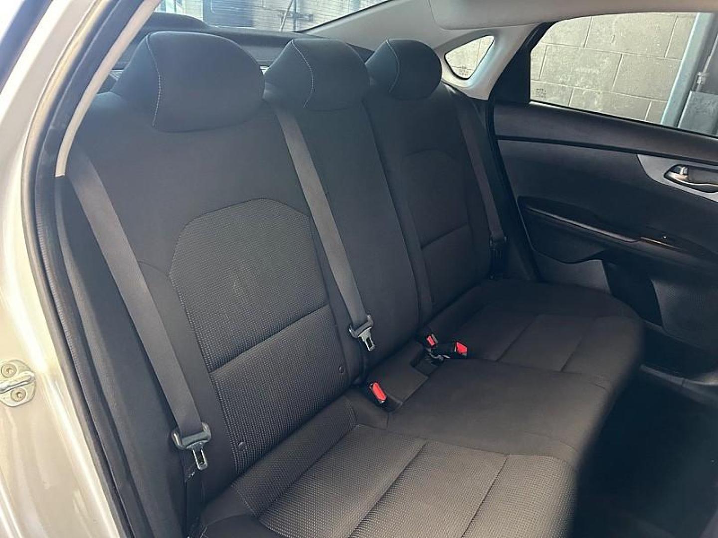2021 GRAY Kia Forte (3KPF24AD5ME) with an 4-Cyl 2.0 Liter engine, Automatic IVT transmission, located at 412 Auto Vista Drive, Palmdale, 93551, (661) 945-0620, 34.592636, -118.136681- Photo#29