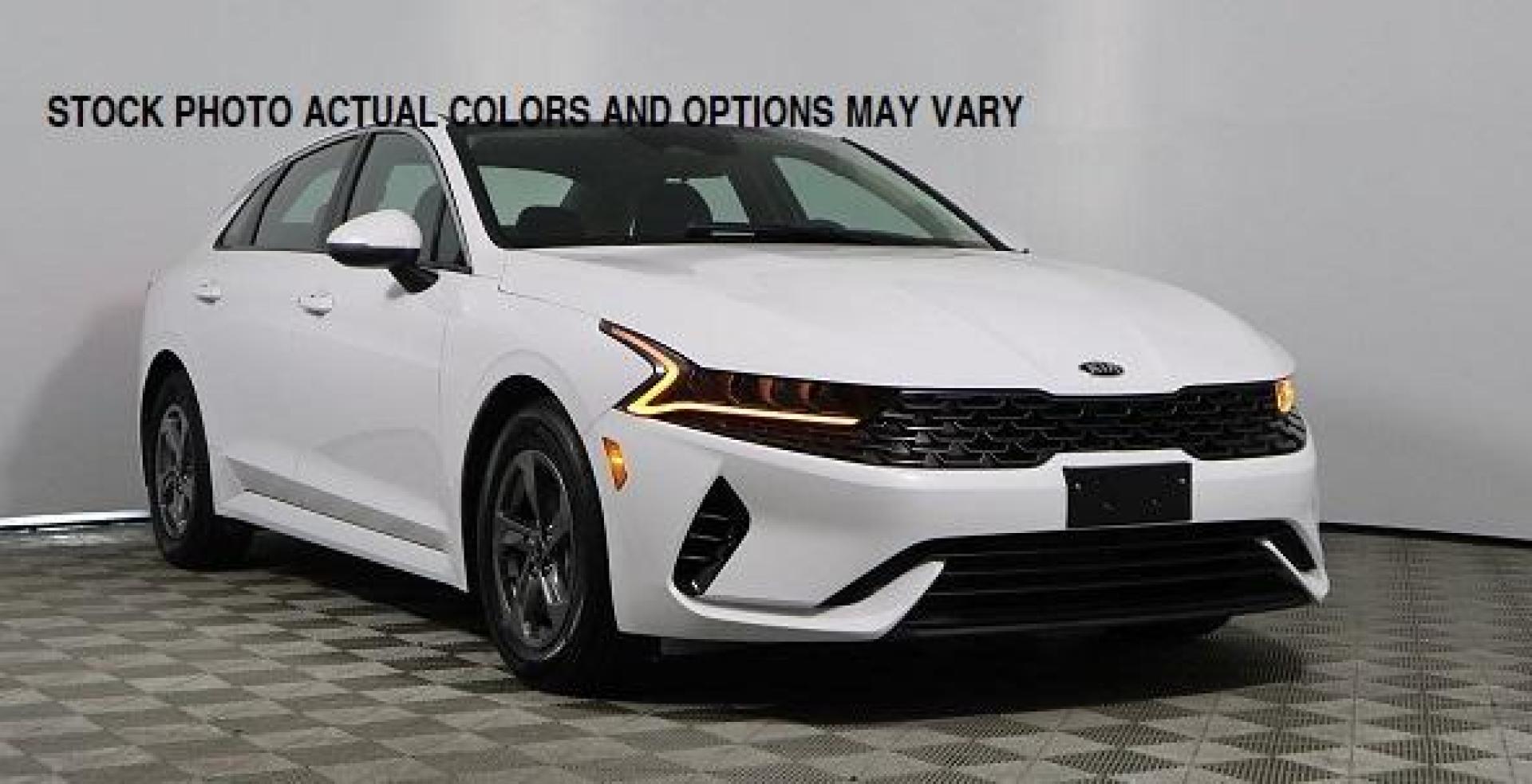 2021 WHITE Kia K5 (5XXG44J83MG) with an 4-Cyl Turbo 2.5 Liter engine, Automatic 8-Spd DCT transmission, located at 412 Auto Vista Drive, Palmdale, 93551, (661) 945-0620, 34.592636, -118.136681 - Photo#0