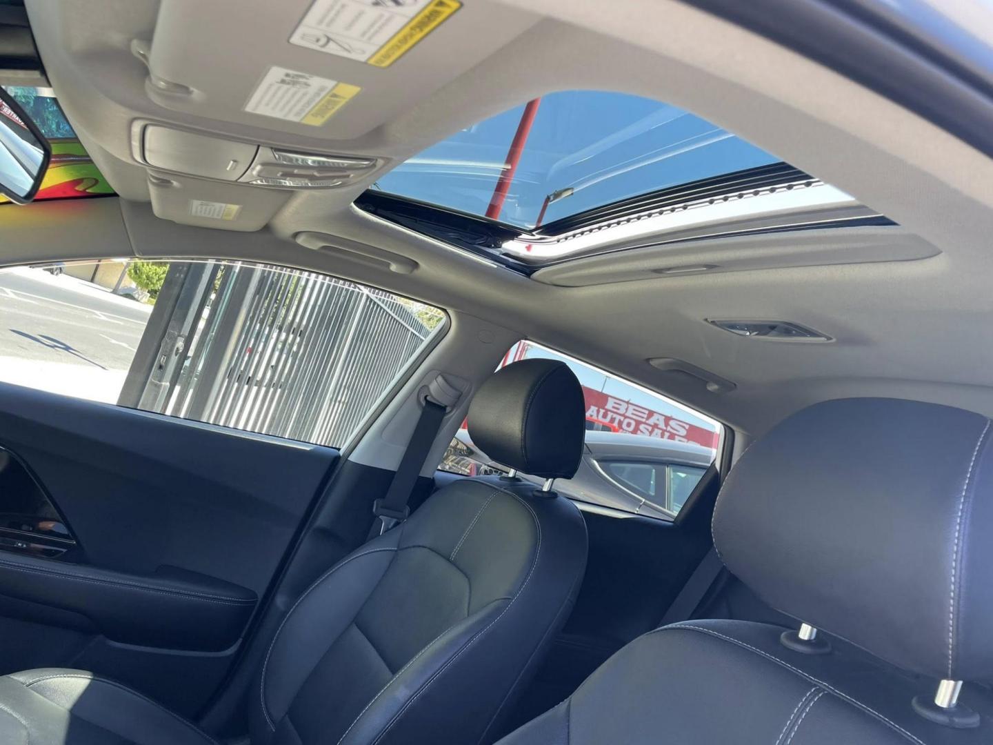 2021 Kia Niro Plug In Hybrid EX Premium (KNDCC3LDXM5) , 6A transmission, located at 744 E Miner Ave, Stockton, CA, 95202, (209) 944-5770, 37.956863, -121.282082 - PLUS TAXES AND FEES NO CHARGER AVAILABLE - Photo#7