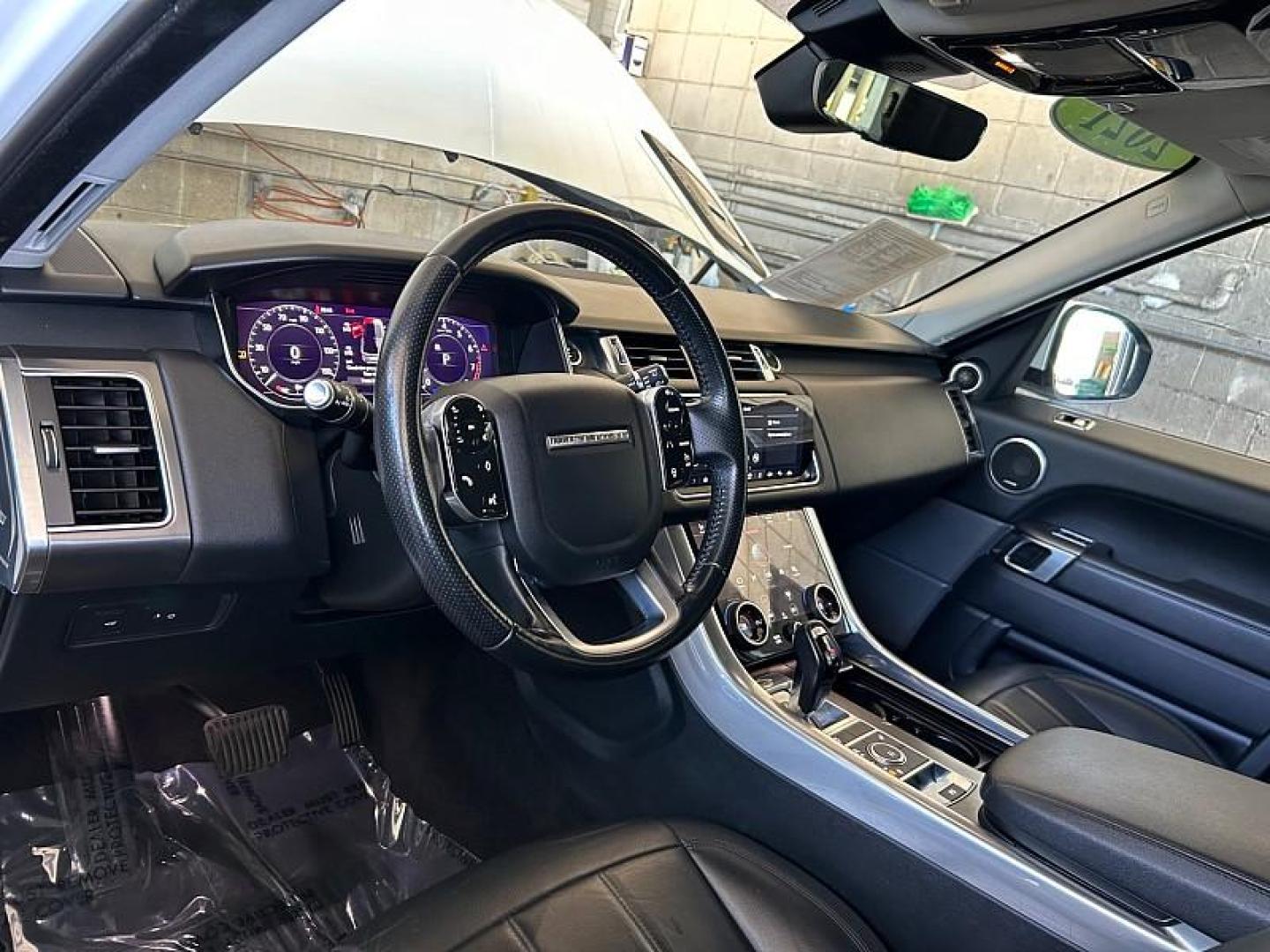 2021 WHITE Land Rover Range Rover Sport (SALWG2SU0MA) with an 6-Cyl Turbo 3.0 Liter engine, Automatic 8-Spd w/CommandShift 2 transmission, located at 412 Auto Vista Drive, Palmdale, 93551, (661) 945-0620, 34.592636, -118.136681 - Photo#17