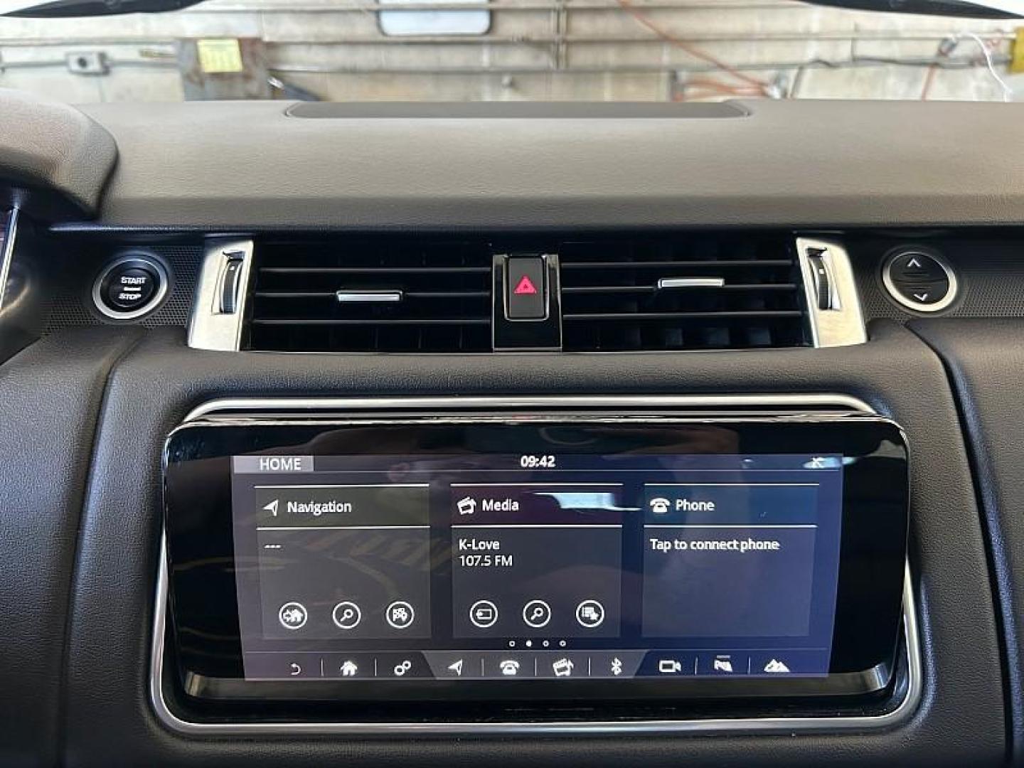 2021 WHITE Land Rover Range Rover Sport (SALWG2SU0MA) with an 6-Cyl Turbo 3.0 Liter engine, Automatic 8-Spd w/CommandShift 2 transmission, located at 412 Auto Vista Drive, Palmdale, 93551, (661) 945-0620, 34.592636, -118.136681 - Photo#19