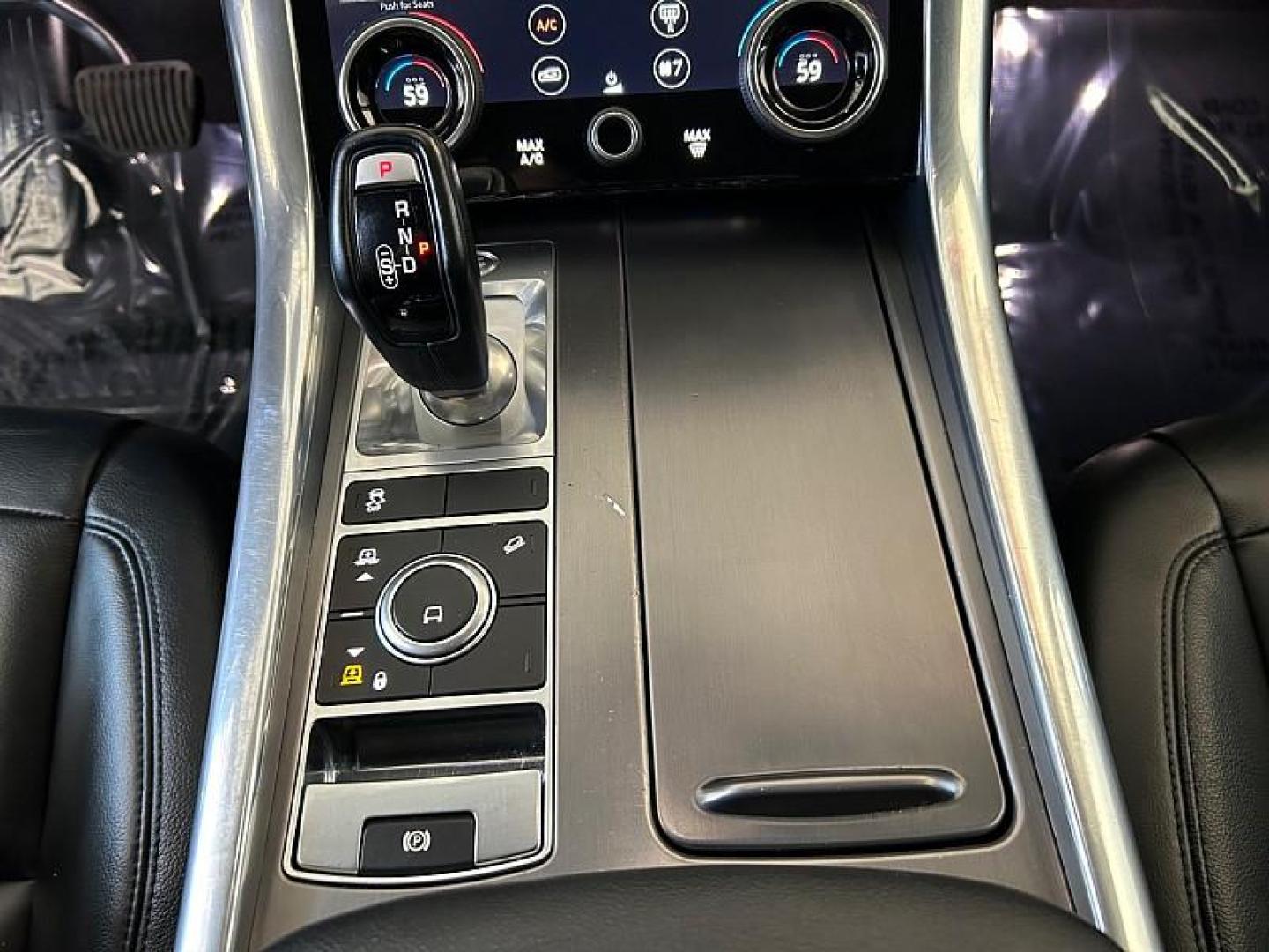 2021 WHITE Land Rover Range Rover Sport (SALWG2SU0MA) with an 6-Cyl Turbo 3.0 Liter engine, Automatic 8-Spd w/CommandShift 2 transmission, located at 412 Auto Vista Drive, Palmdale, 93551, (661) 945-0620, 34.592636, -118.136681 - Photo#21