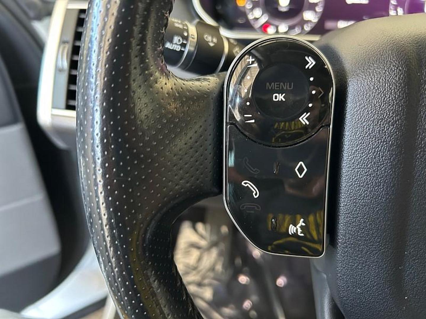2021 WHITE Land Rover Range Rover Sport (SALWG2SU0MA) with an 6-Cyl Turbo 3.0 Liter engine, Automatic 8-Spd w/CommandShift 2 transmission, located at 412 Auto Vista Drive, Palmdale, 93551, (661) 945-0620, 34.592636, -118.136681 - Photo#23